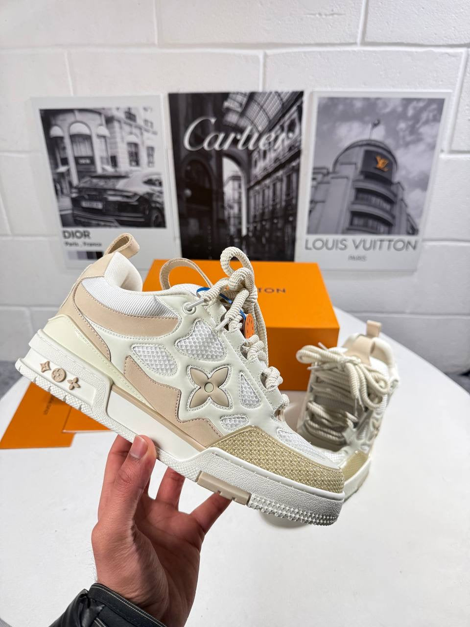 LVE SKATES BEIGE & WHITE