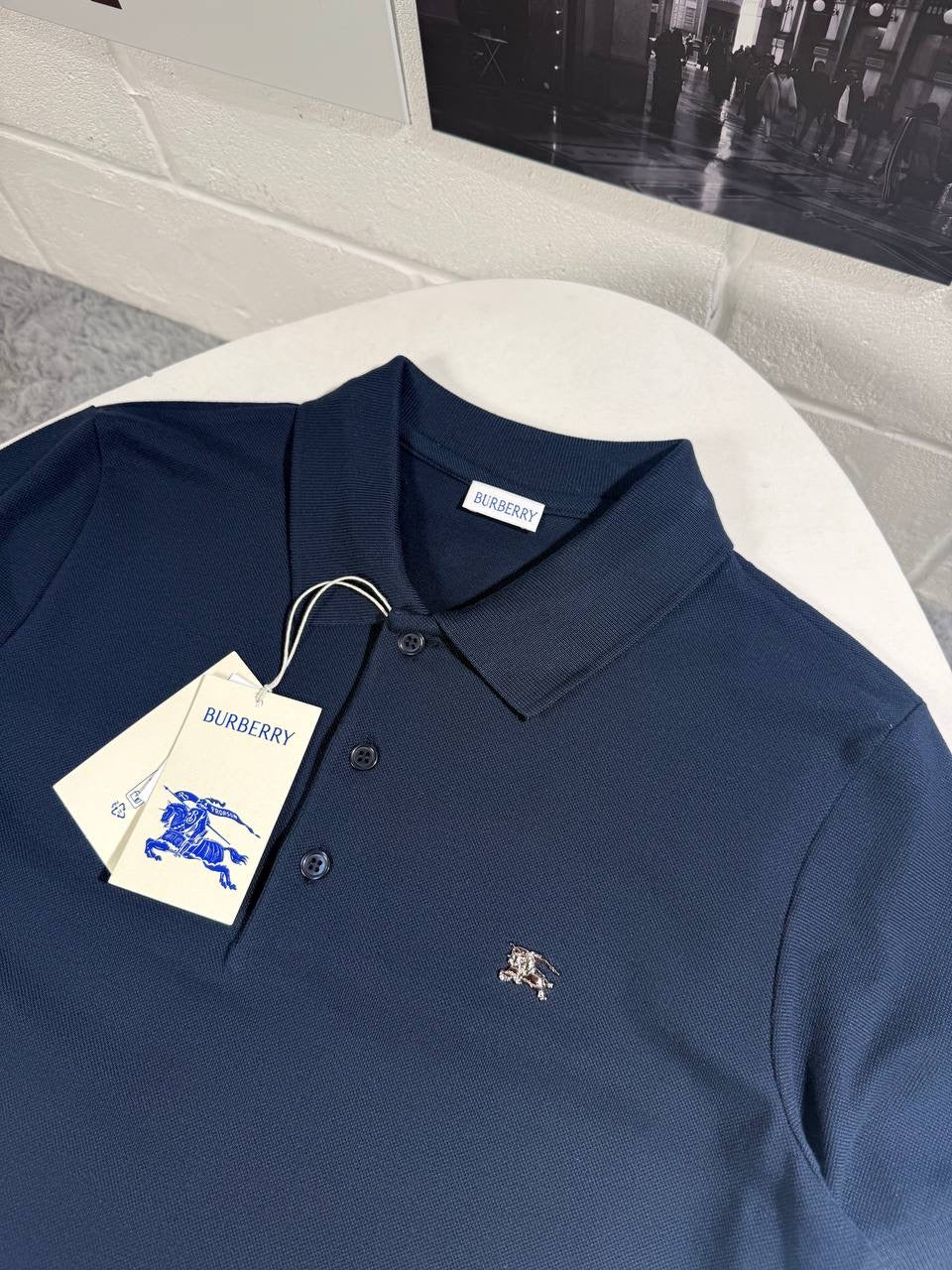 BURB METAL LOGO POLO