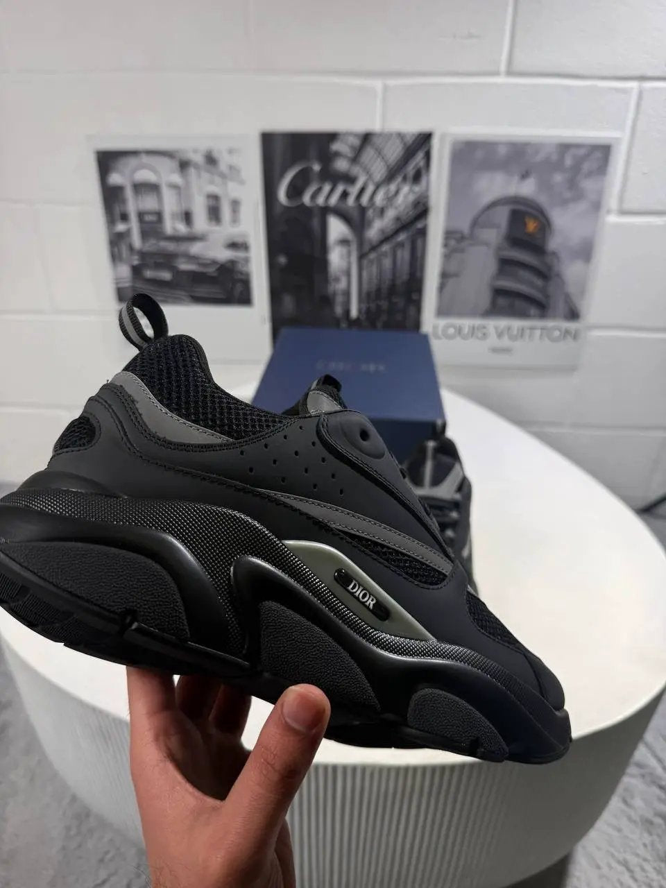 B22 FULL BLACK