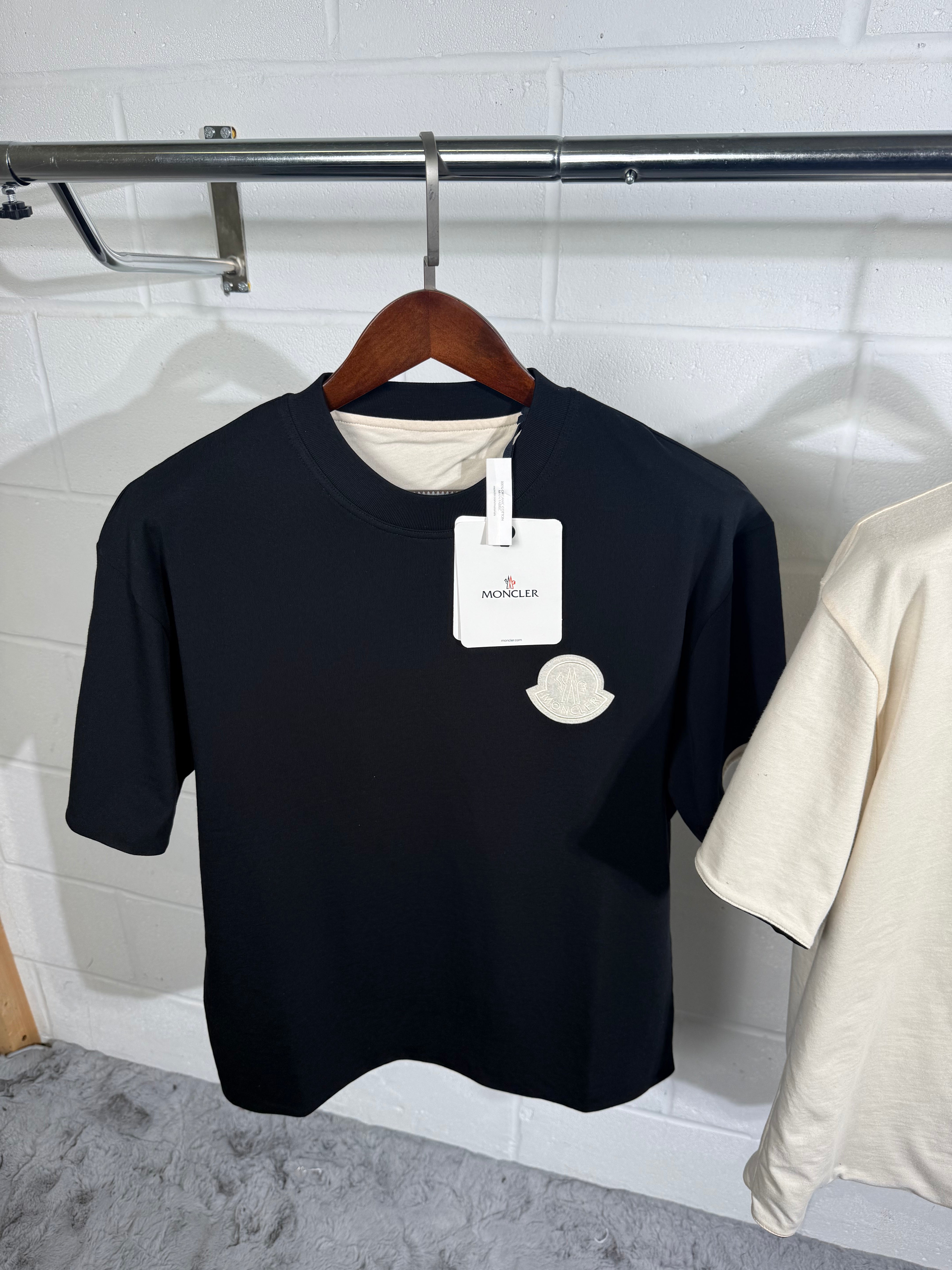 MNCLR REVERSIBLE TEE BLACK