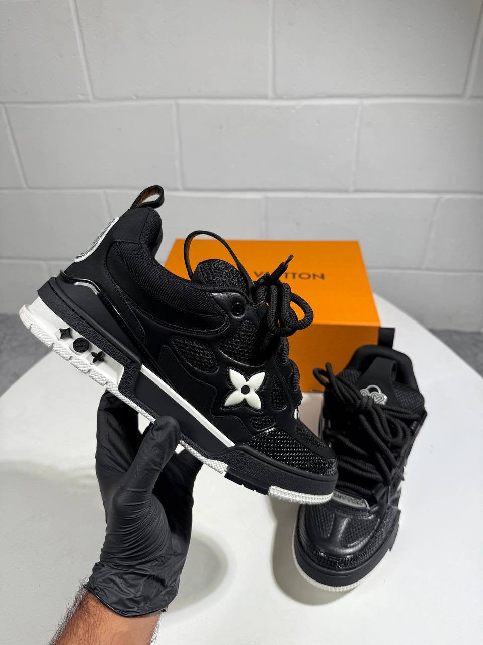 LVE BLACK SKATE