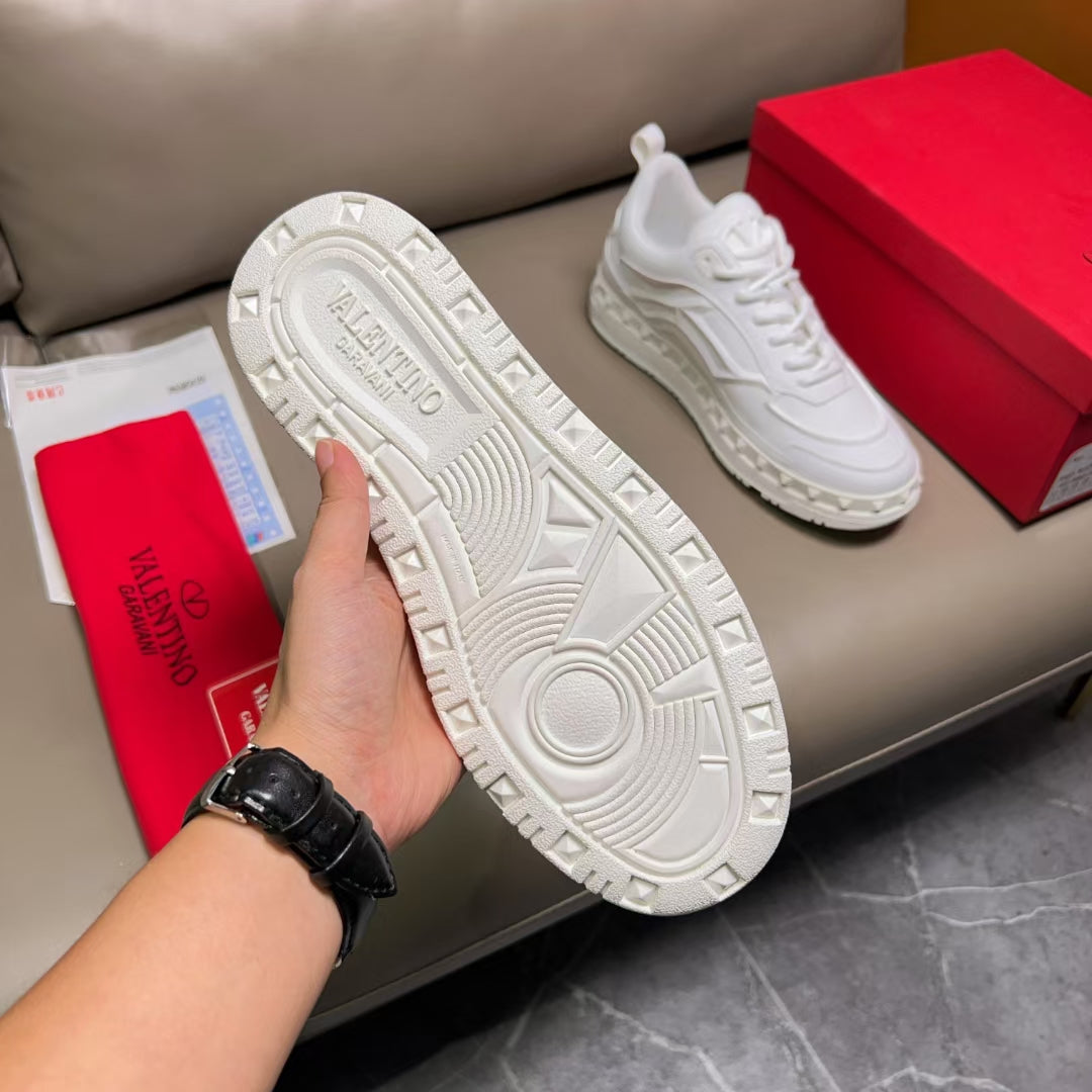 VLT SNEAKERS (pre-order)
