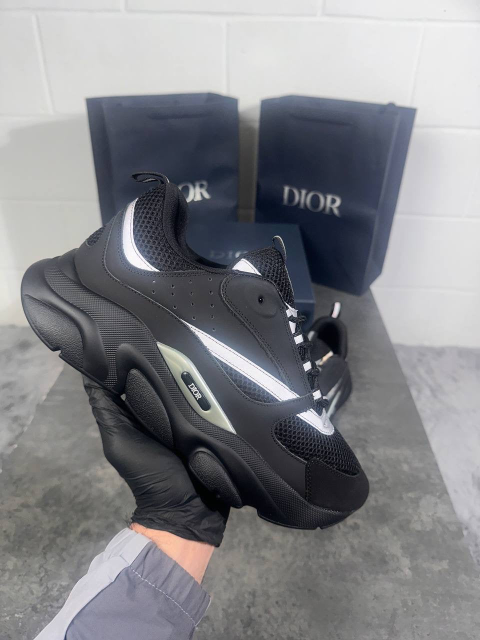 B22 FULL BLACK