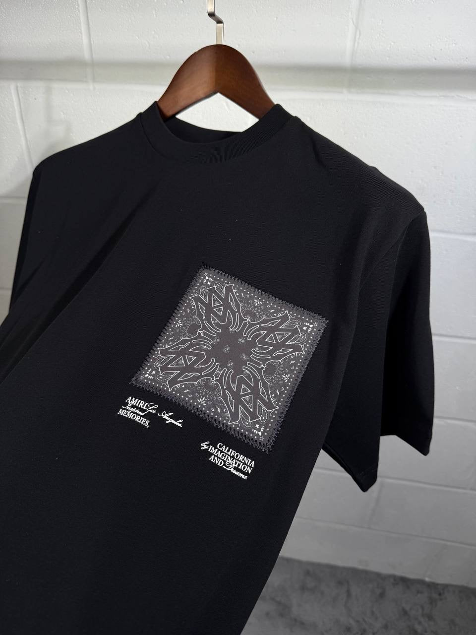 MIRI BLACK TEE