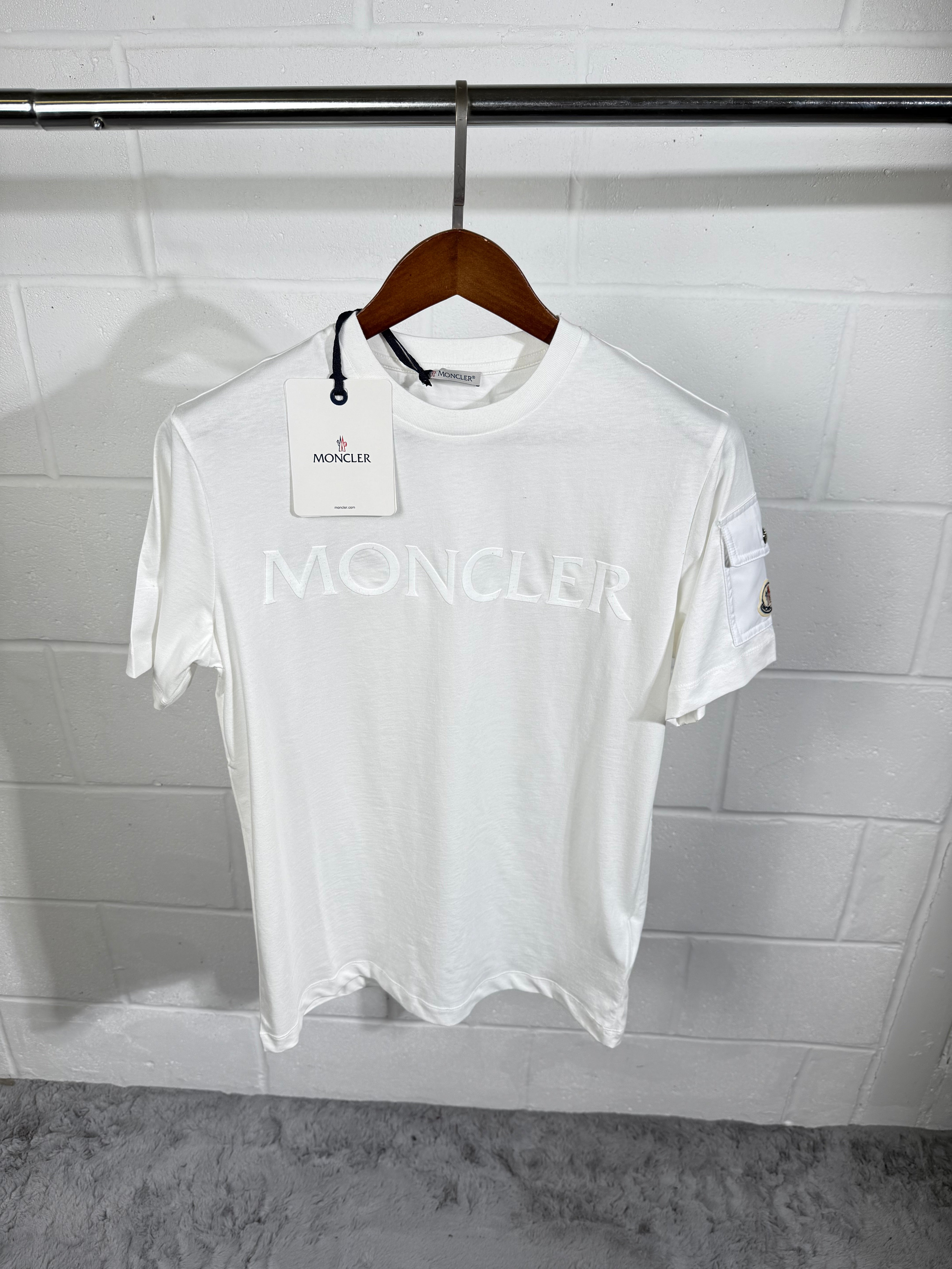 MNCLR POCKET LOGO TEE