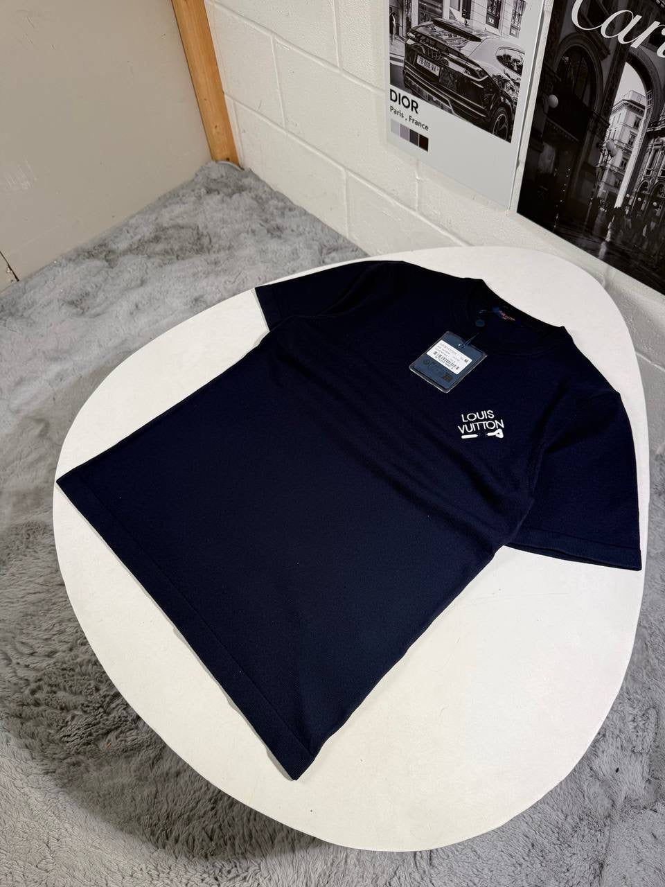 LVE SIGNATURE CREWNECK TEE