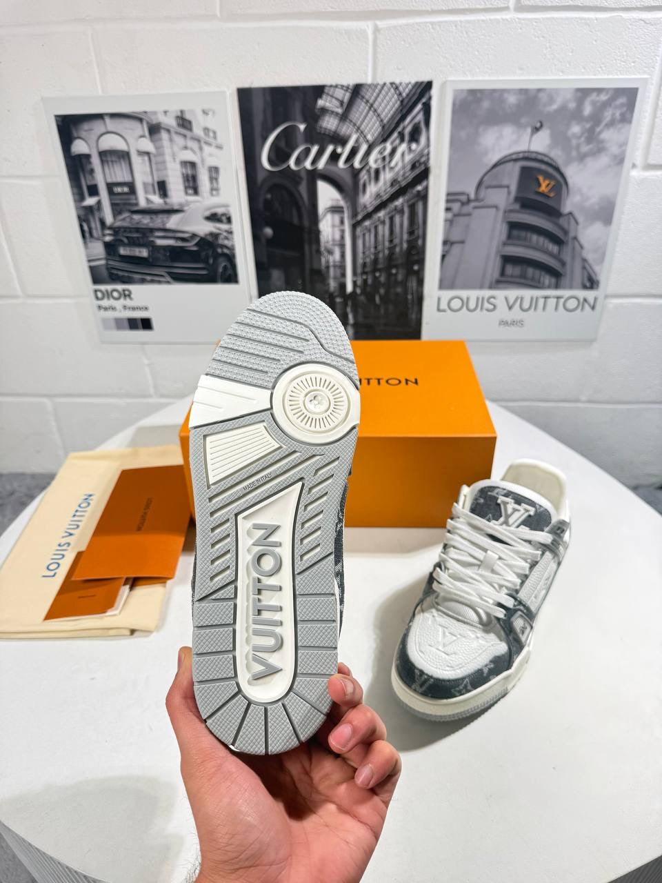 LVE TRAINERS GREY & WHITE