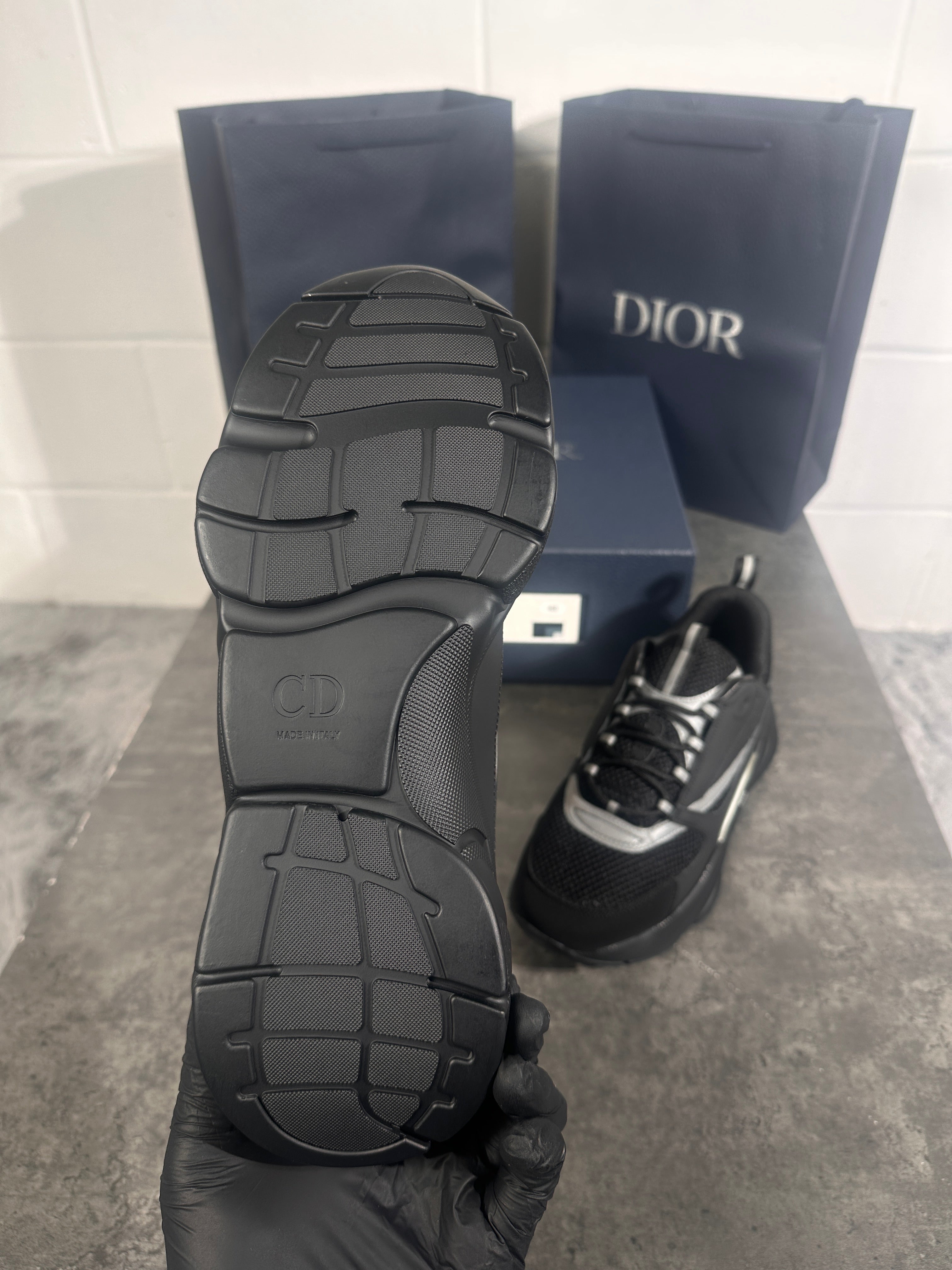 B22 Sneakers triple black