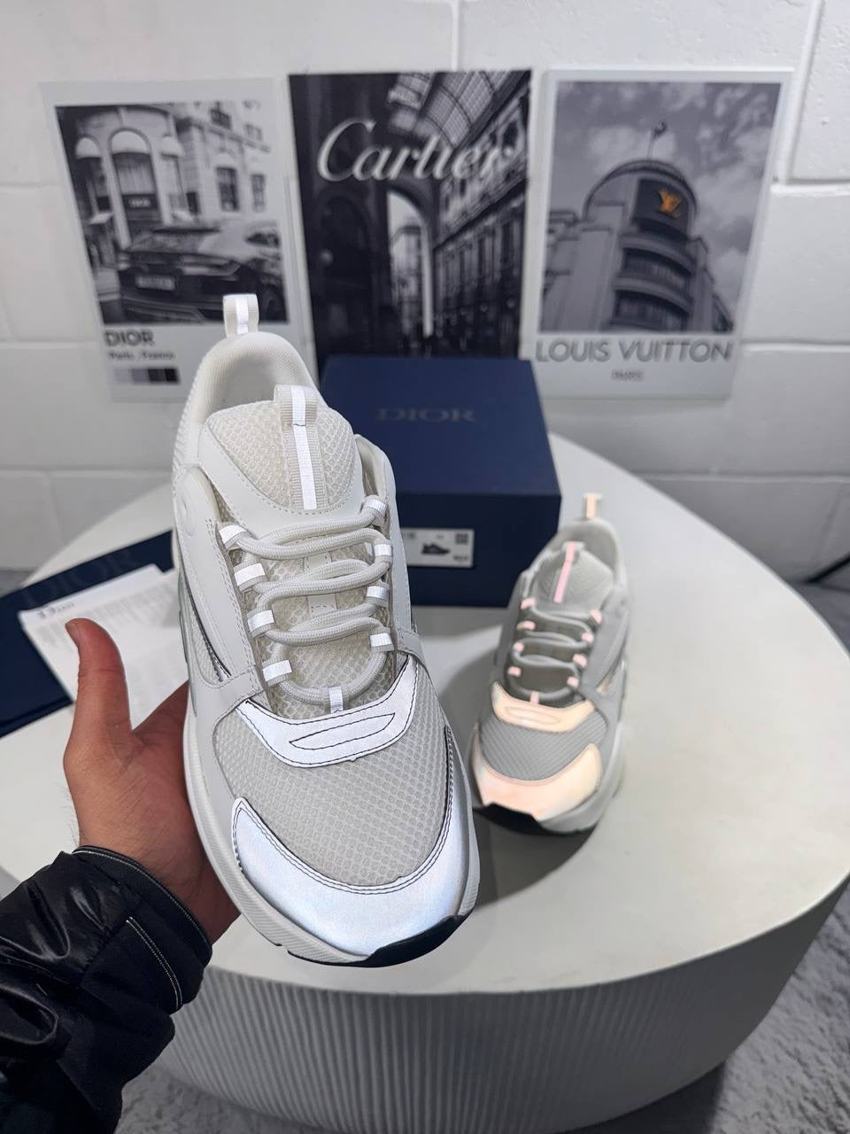 B22 FULL WHITE PREORDER