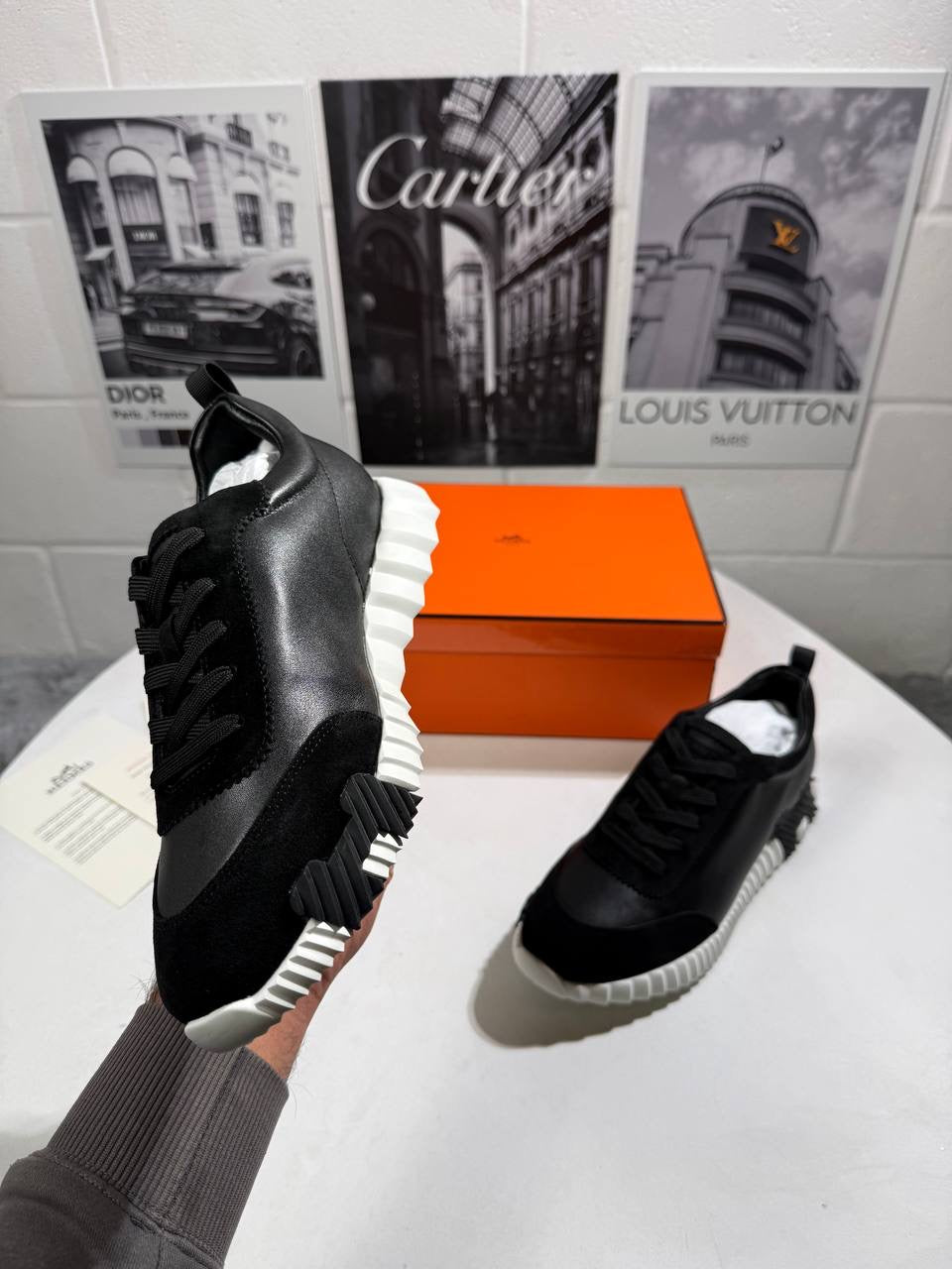 HRM BOUNCING BLACK & WHITE