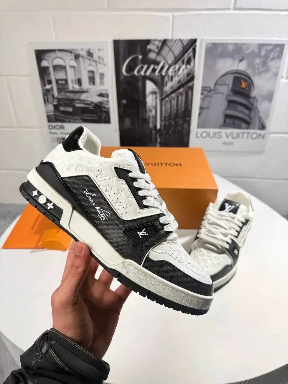 LVE SIGNATURE TRAINERS(Pre Order)