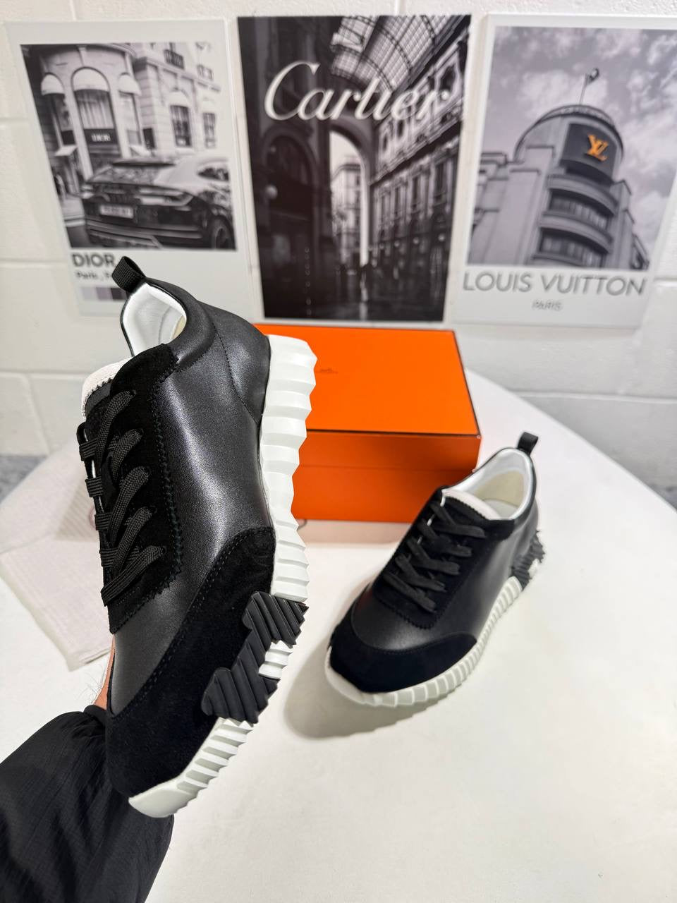 HRM BOUNCING TRAINERS