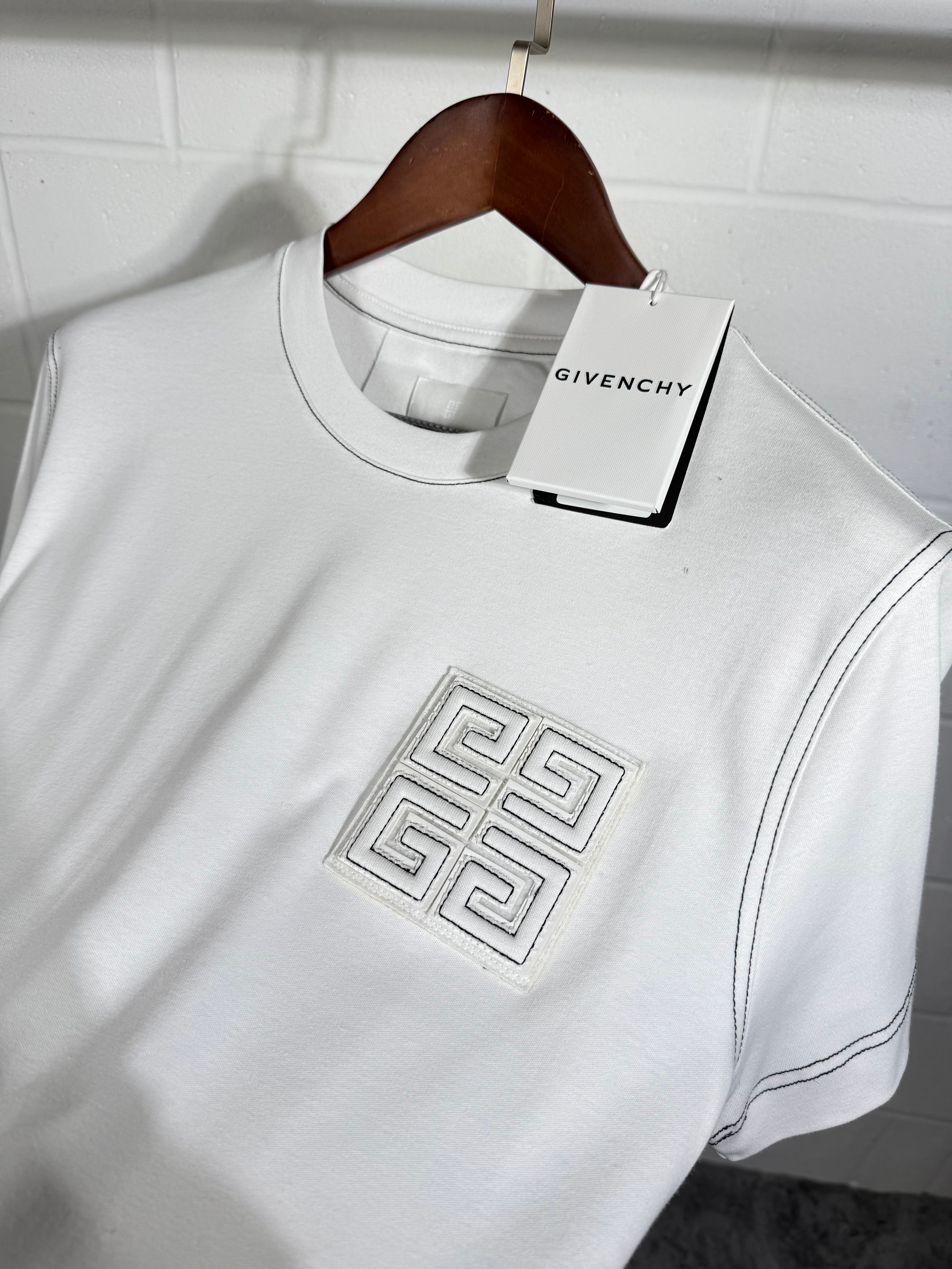 GVNCY WHITE T SHIRT