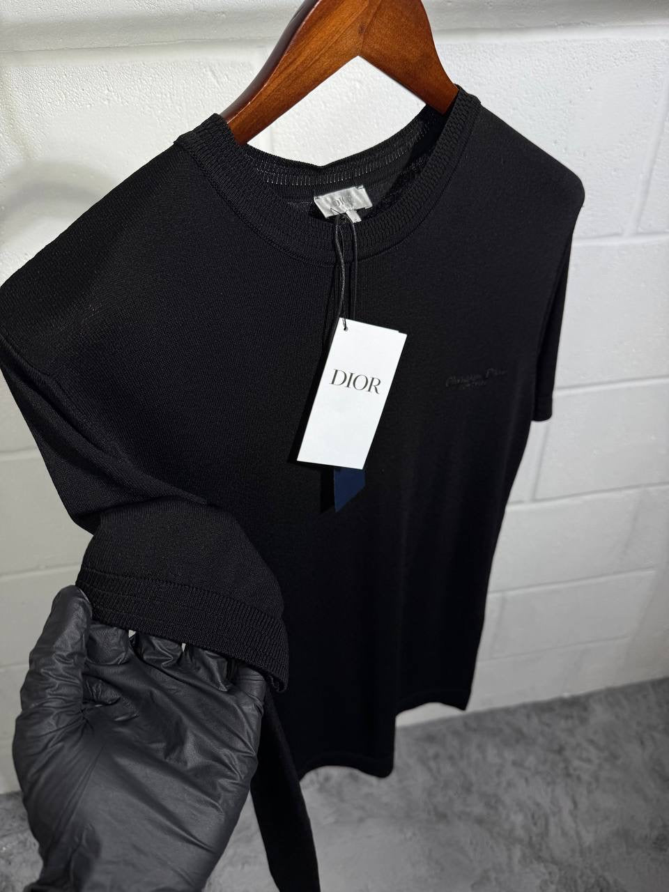 IOR TEE BLACK