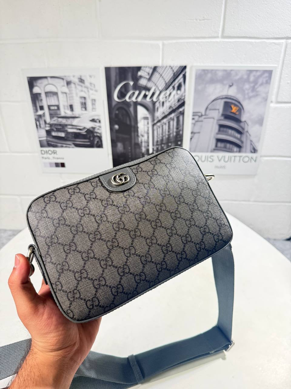 UCCI LEATHER SIDE BAG