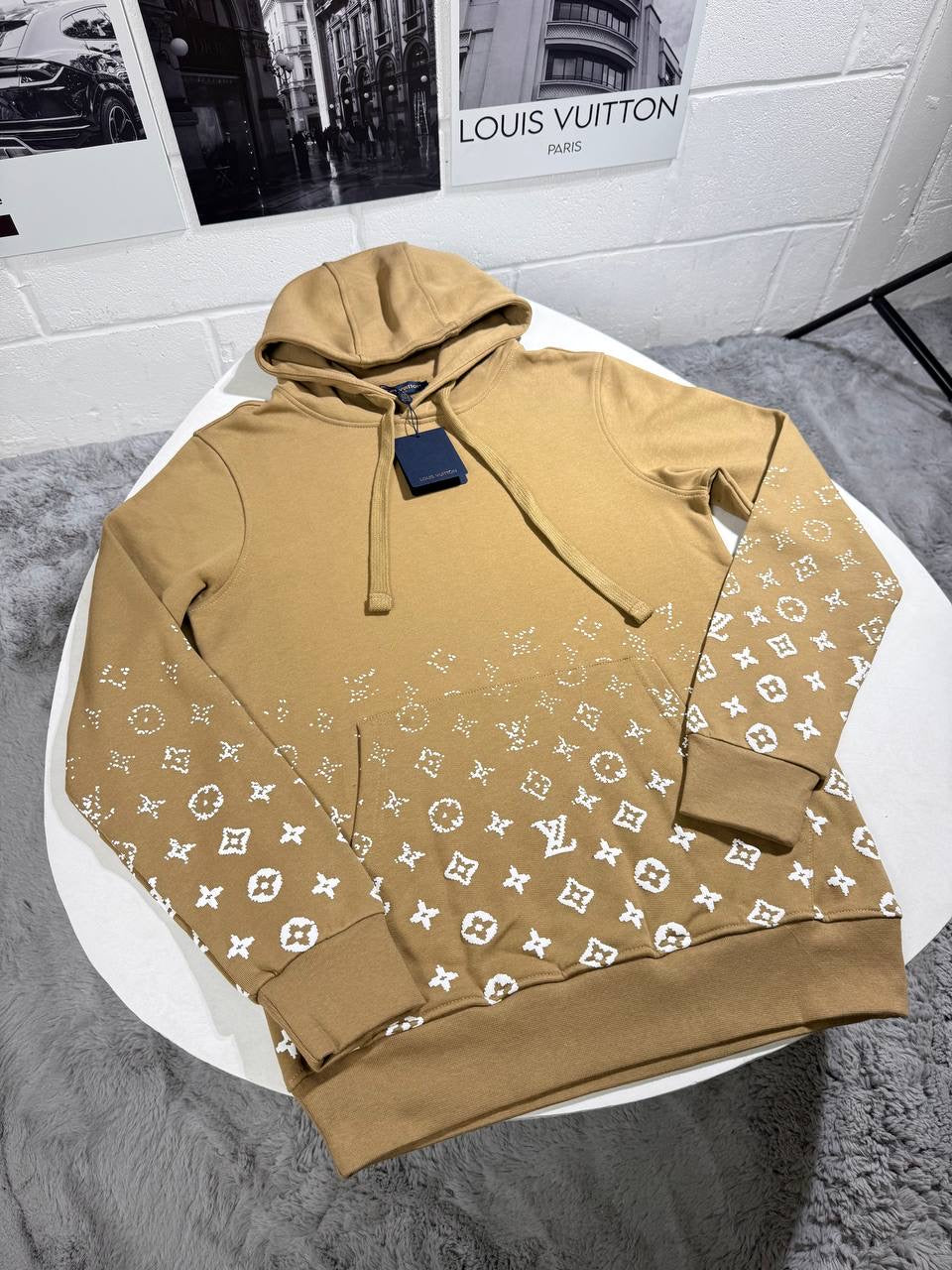 LVE MONOGRAM GRADIENT HOODIE