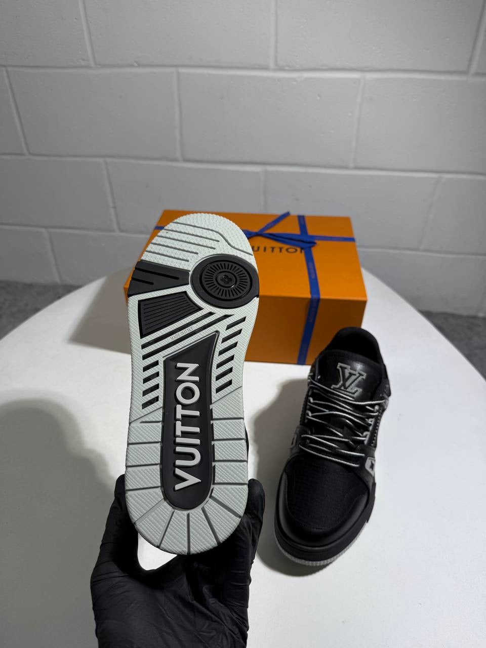 LVE GREY TRAINER