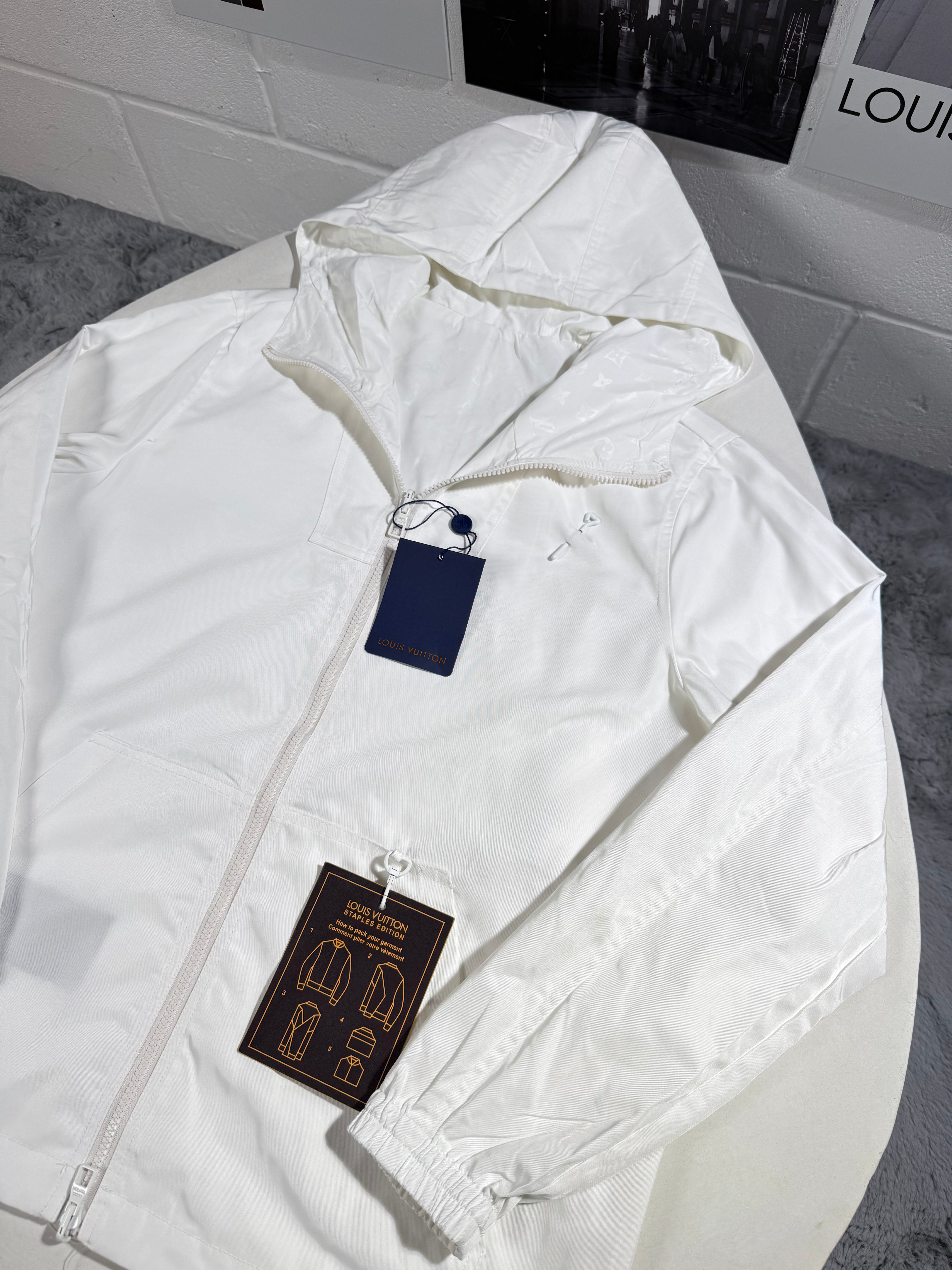 LVE REVERSIBLE WINDBREAKER 2IN ONE