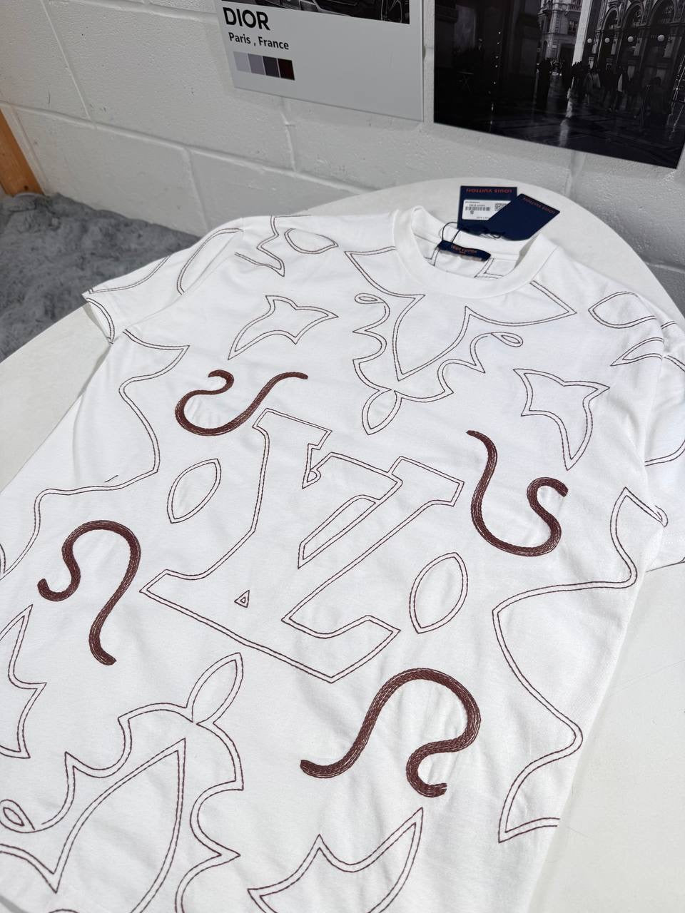 LVE EMBROIDERED TSHIRT