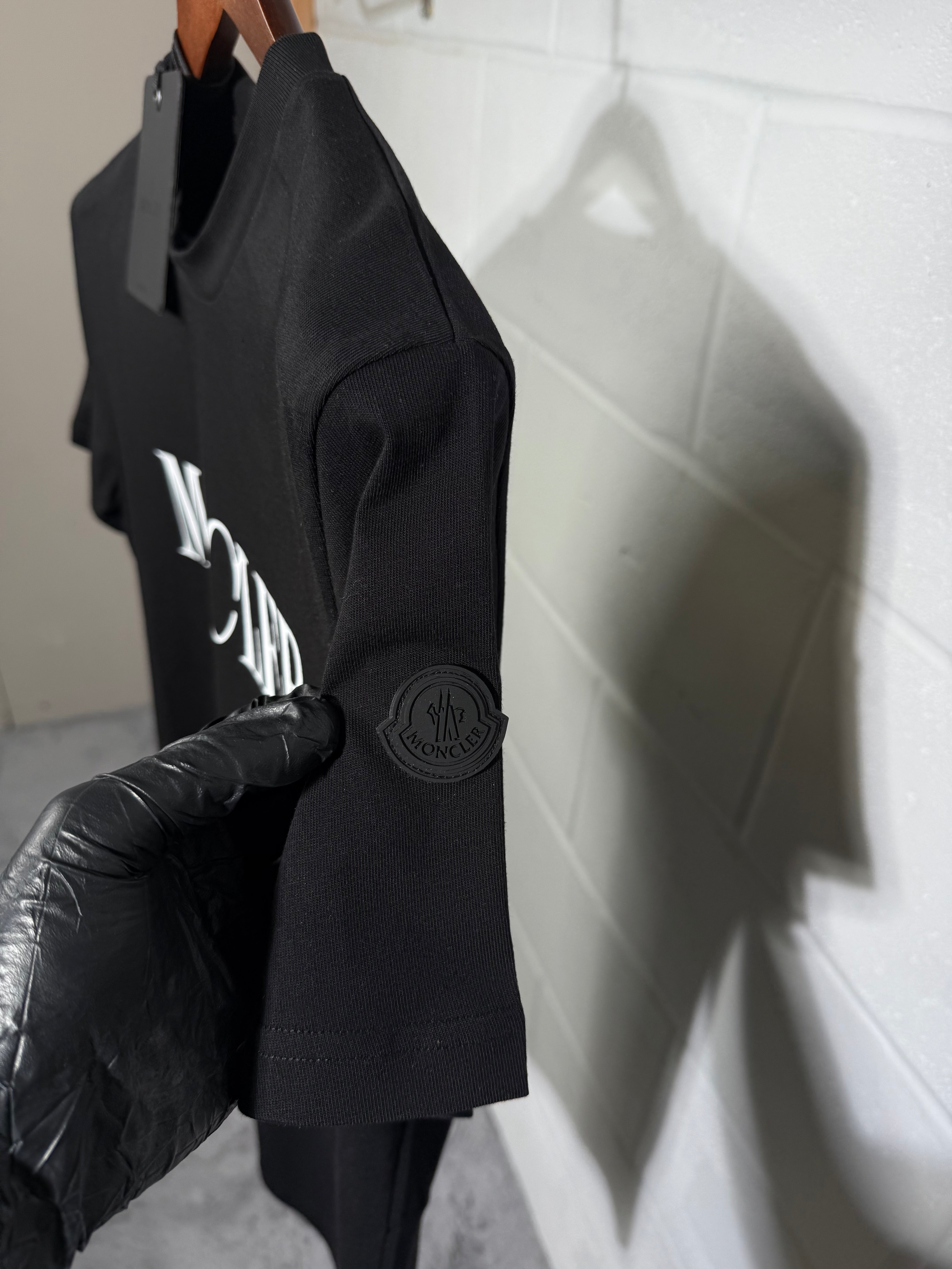 MNCLR TEE BLACK