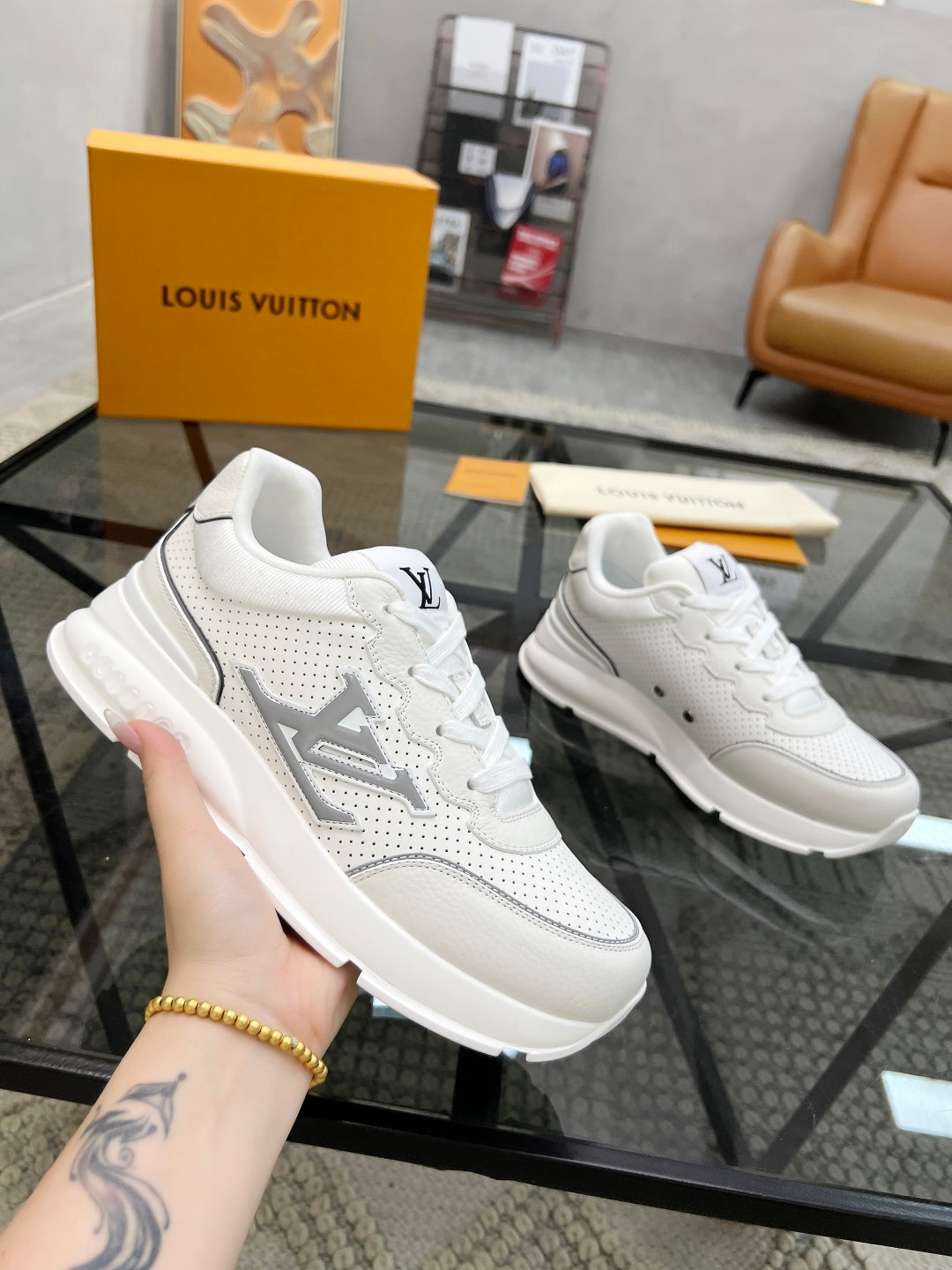 LVE SNEAKER CLASSIC (pre-order)