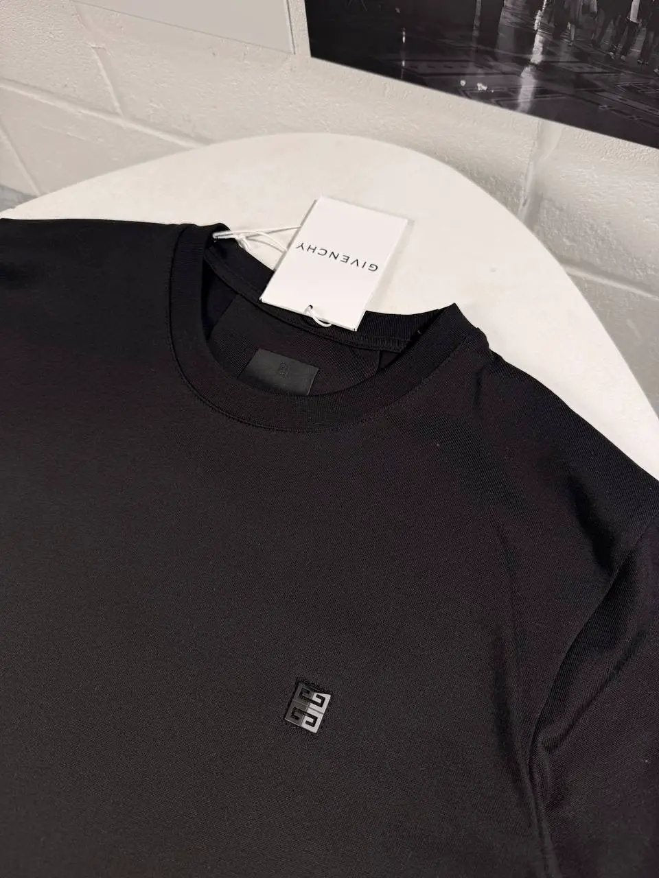 GVNCHY TSHIRT BLACK Stock supplier