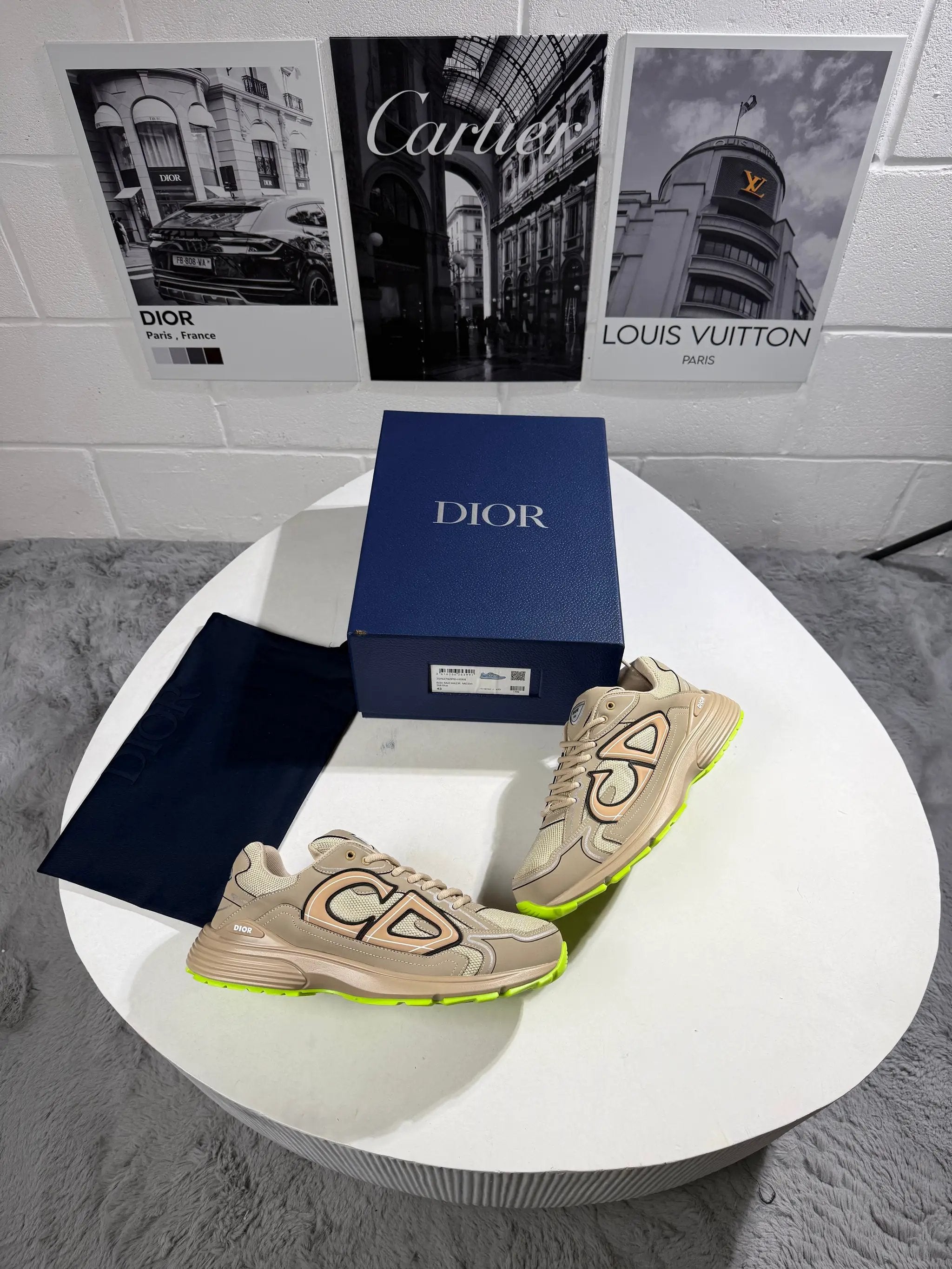 IOR B30 BEIGE & NEON by Stock supplier