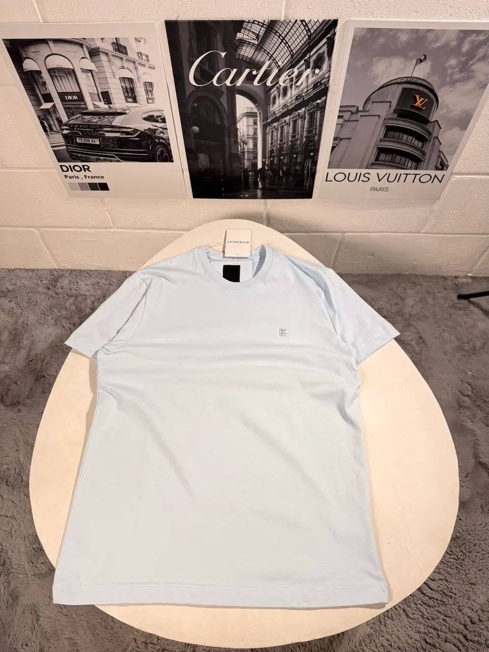 GVNCHY TSHIRT BABY BLUE Stock supplier