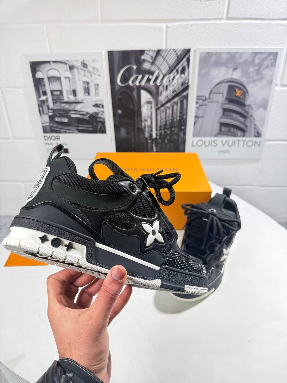 LVE SKATES BLACK & WHITE