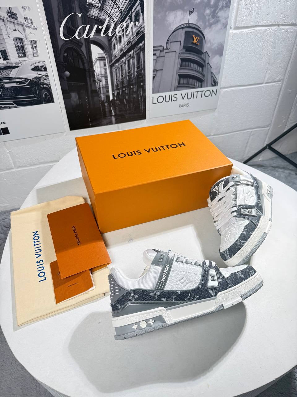 LVE TRAINERS GREY & WHITE