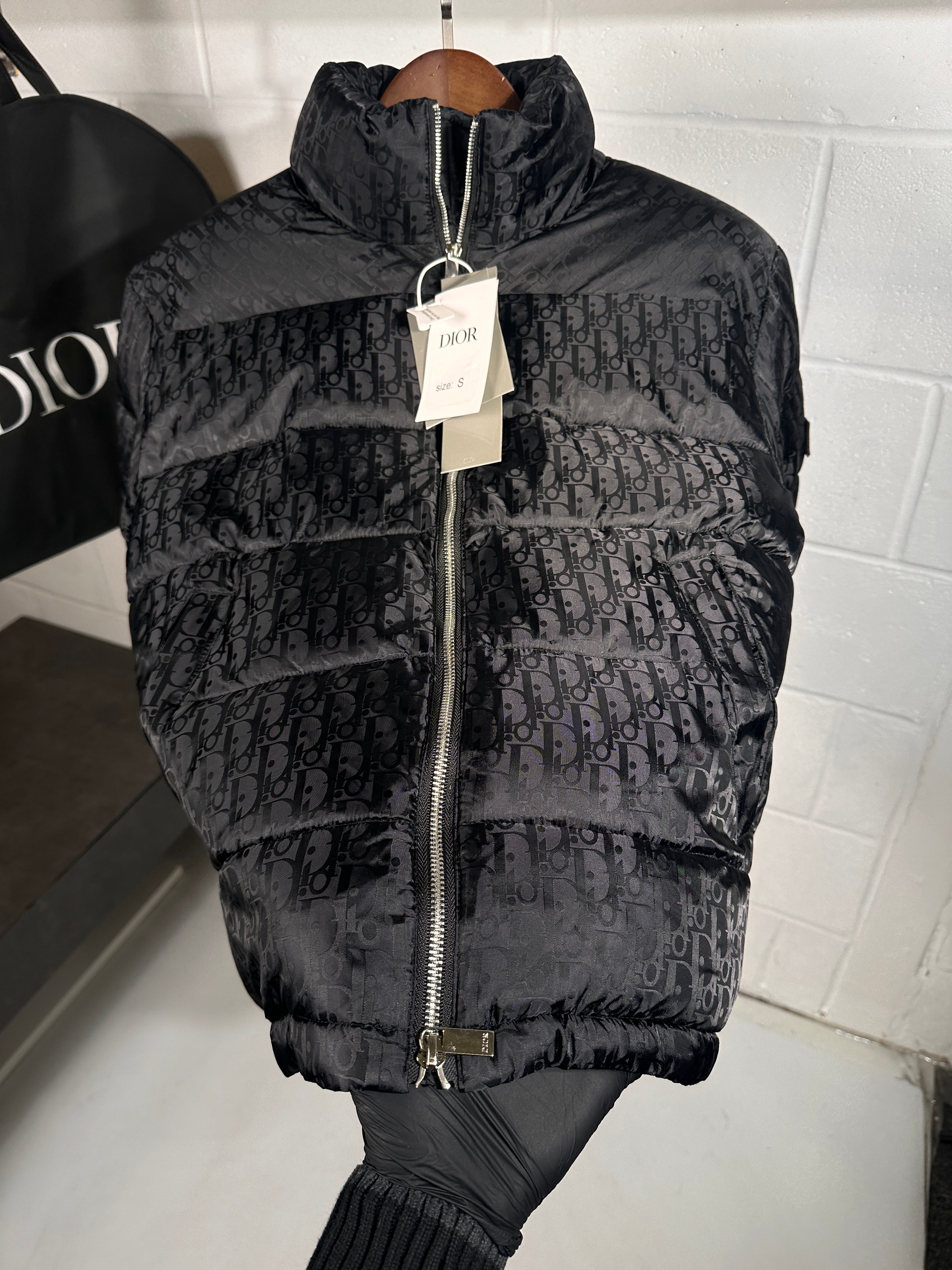 Dior oblique puffer black