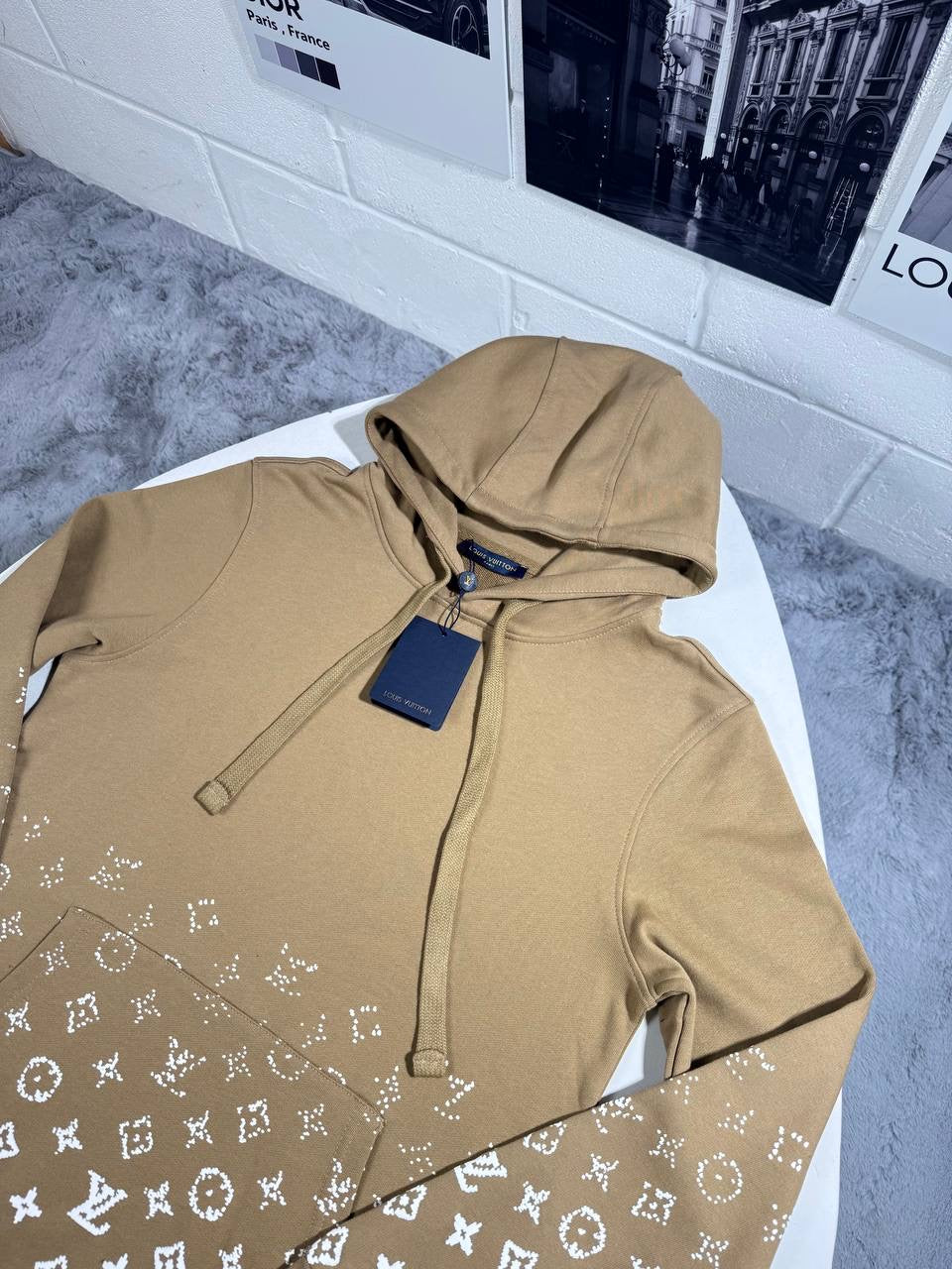 LVE MONOGRAM GRADIENT HOODIE