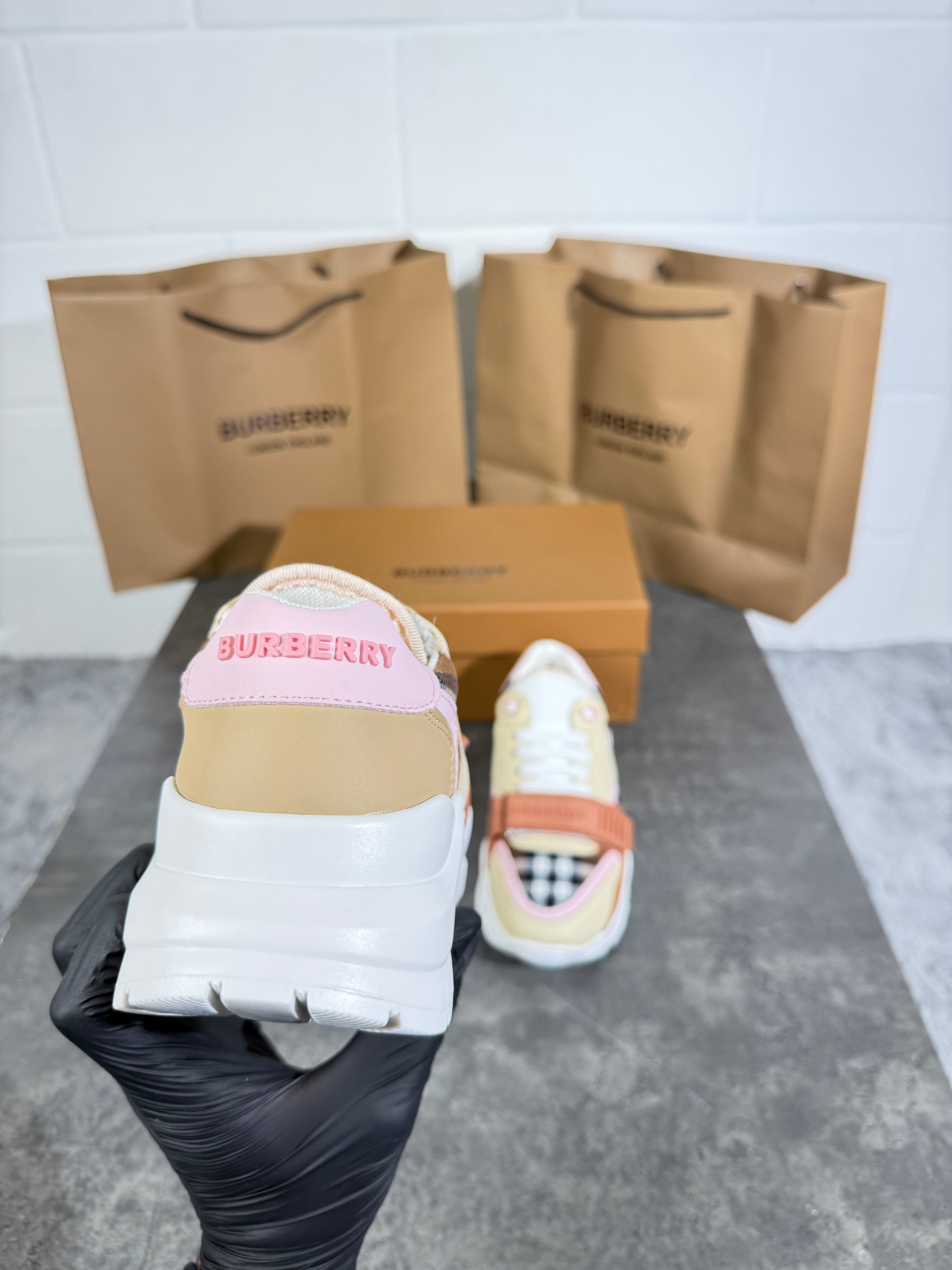 BURB ladies trainers pink