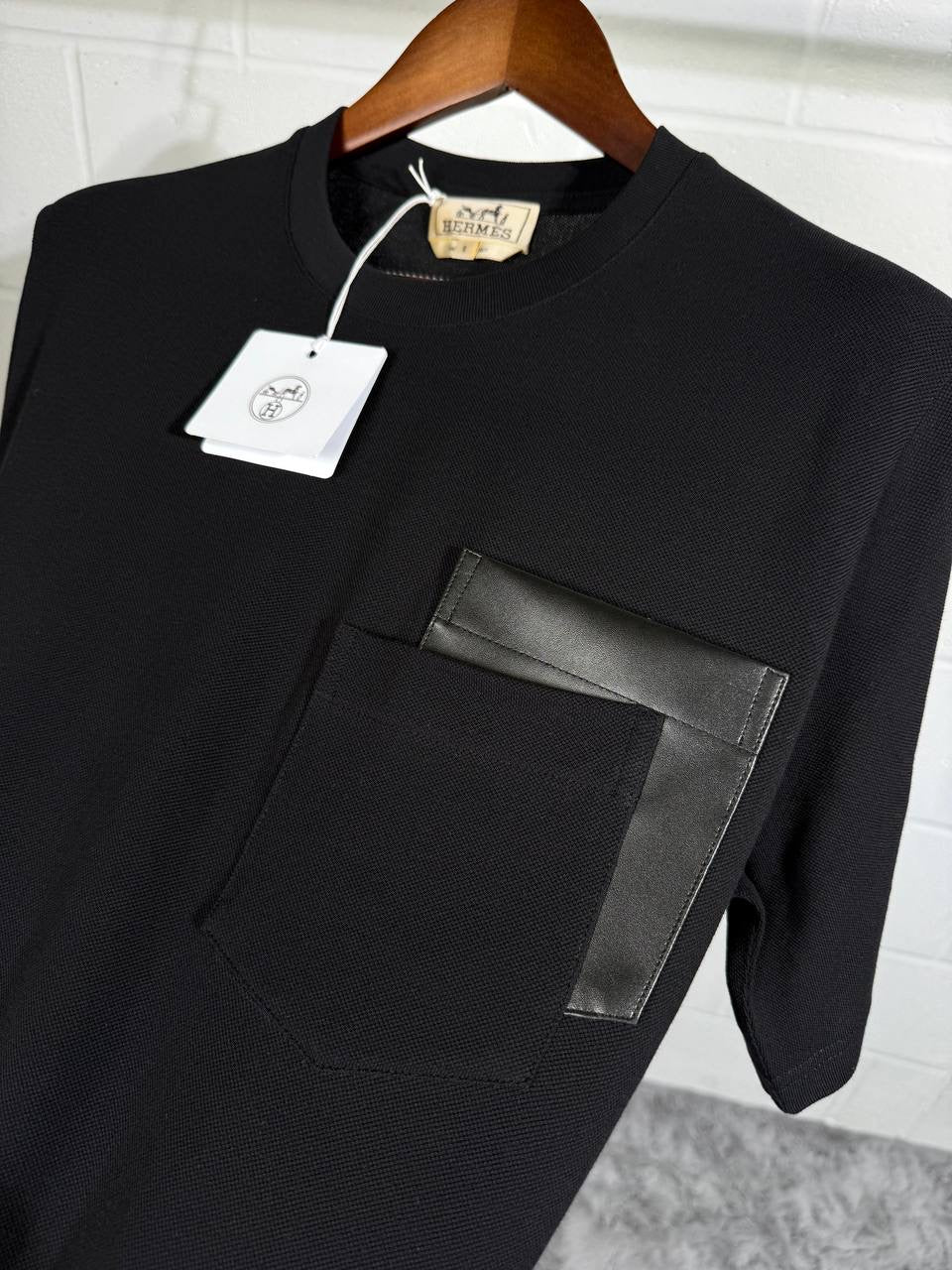 ERMES TEE BLACK