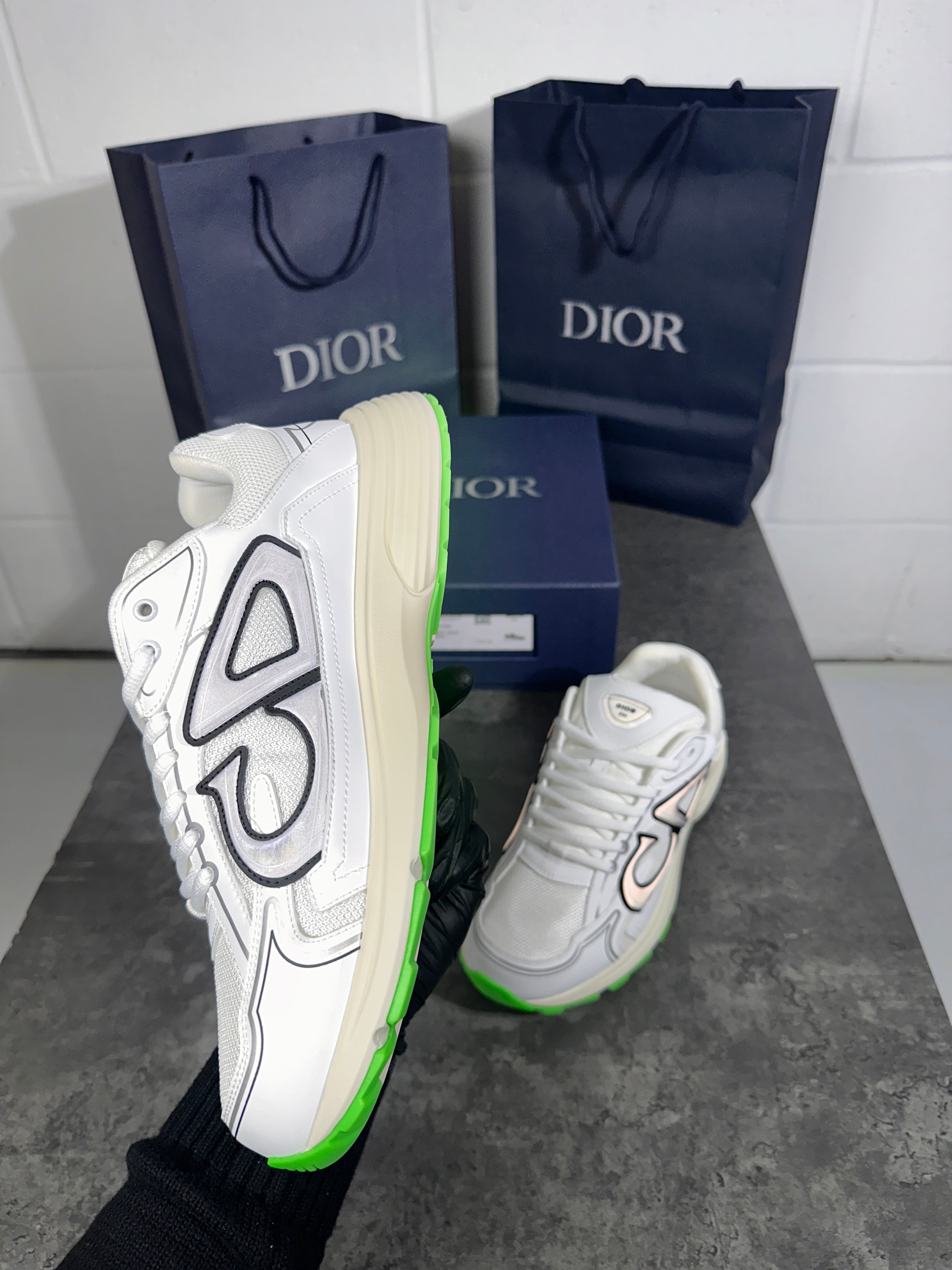 B30 white n green