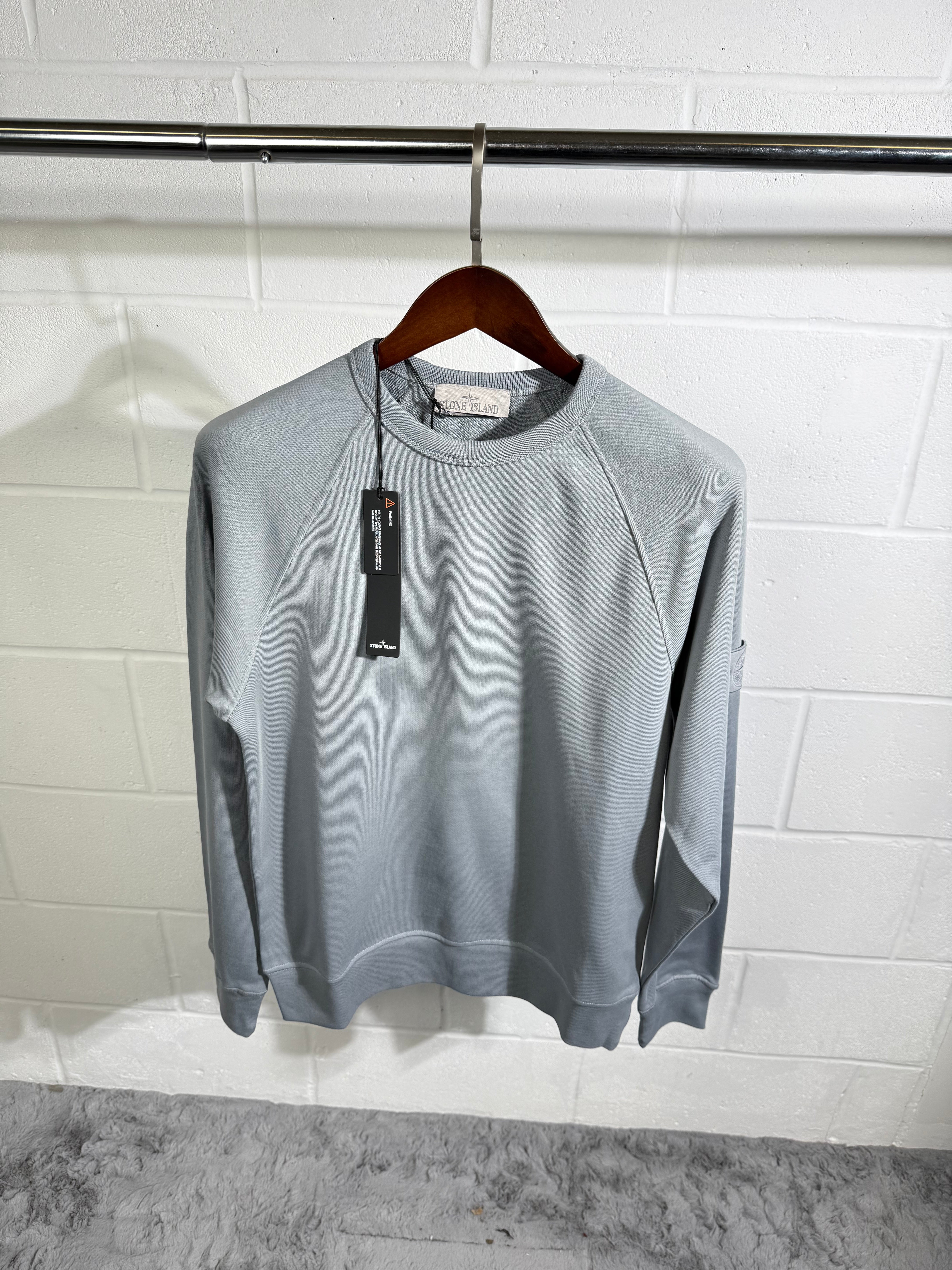 Pull gris avec badge fantôme SI