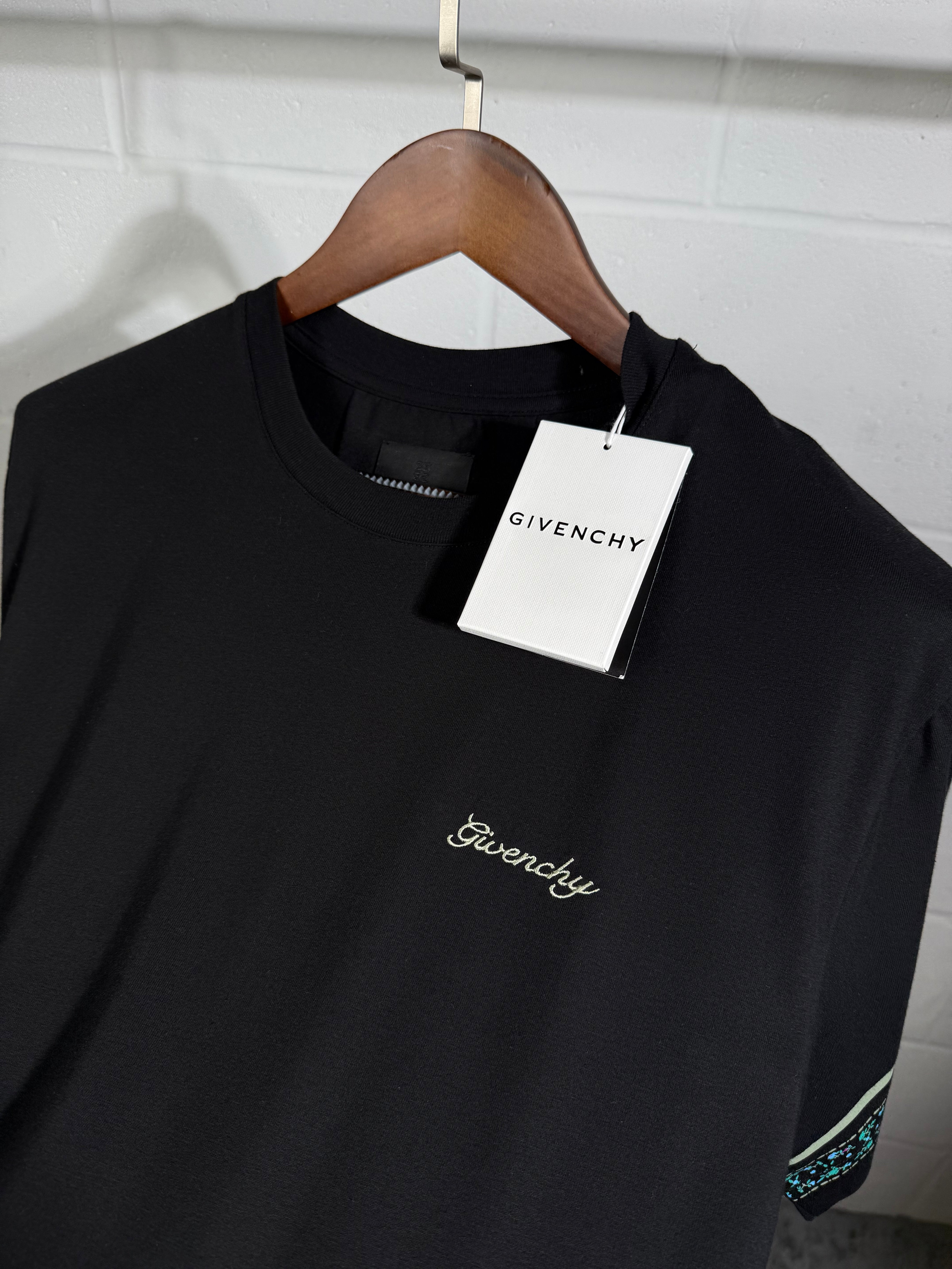 GVNCHY TEE BLACK