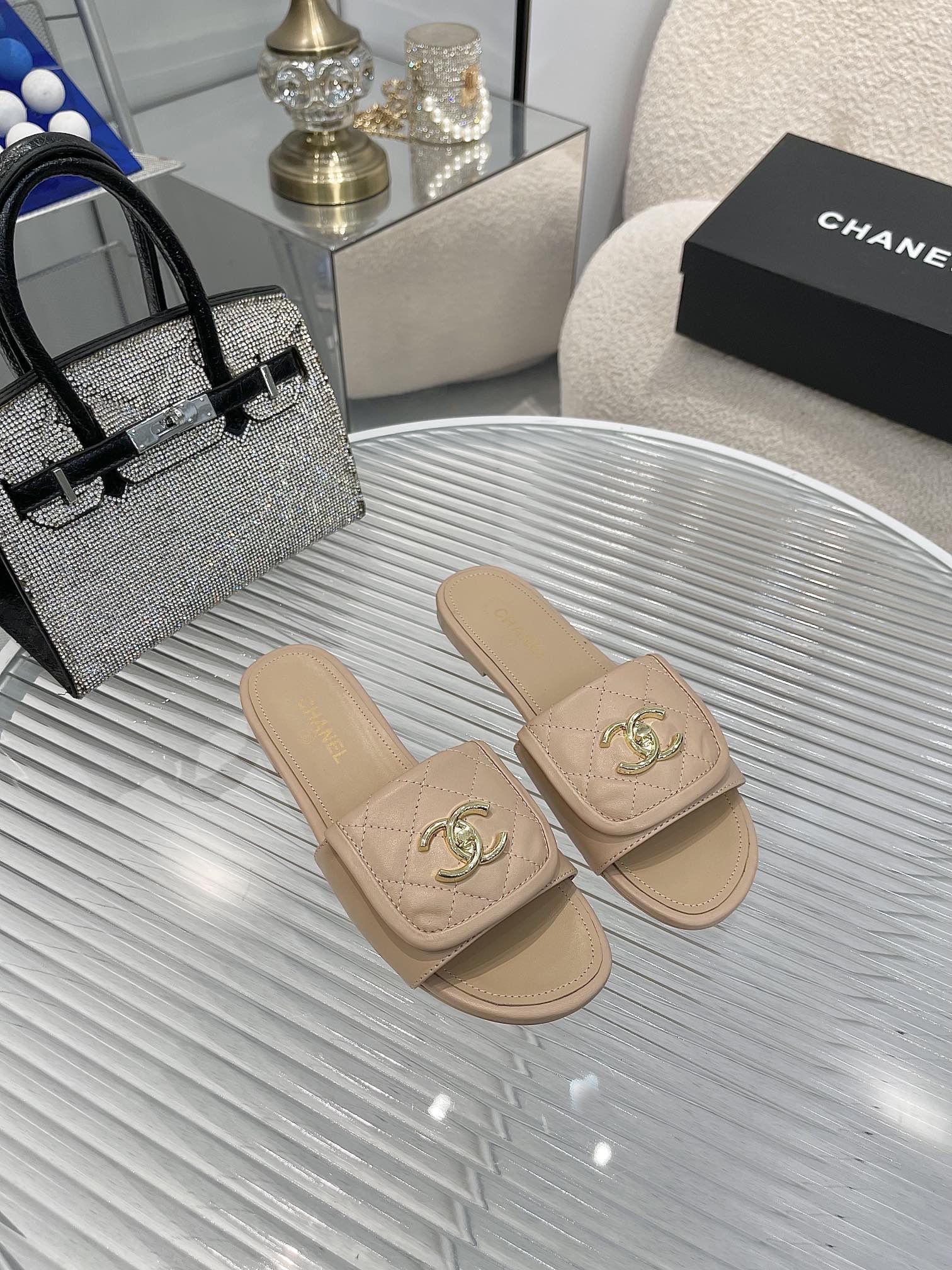 CHNL SLIDERS WOMEN (pre-order)