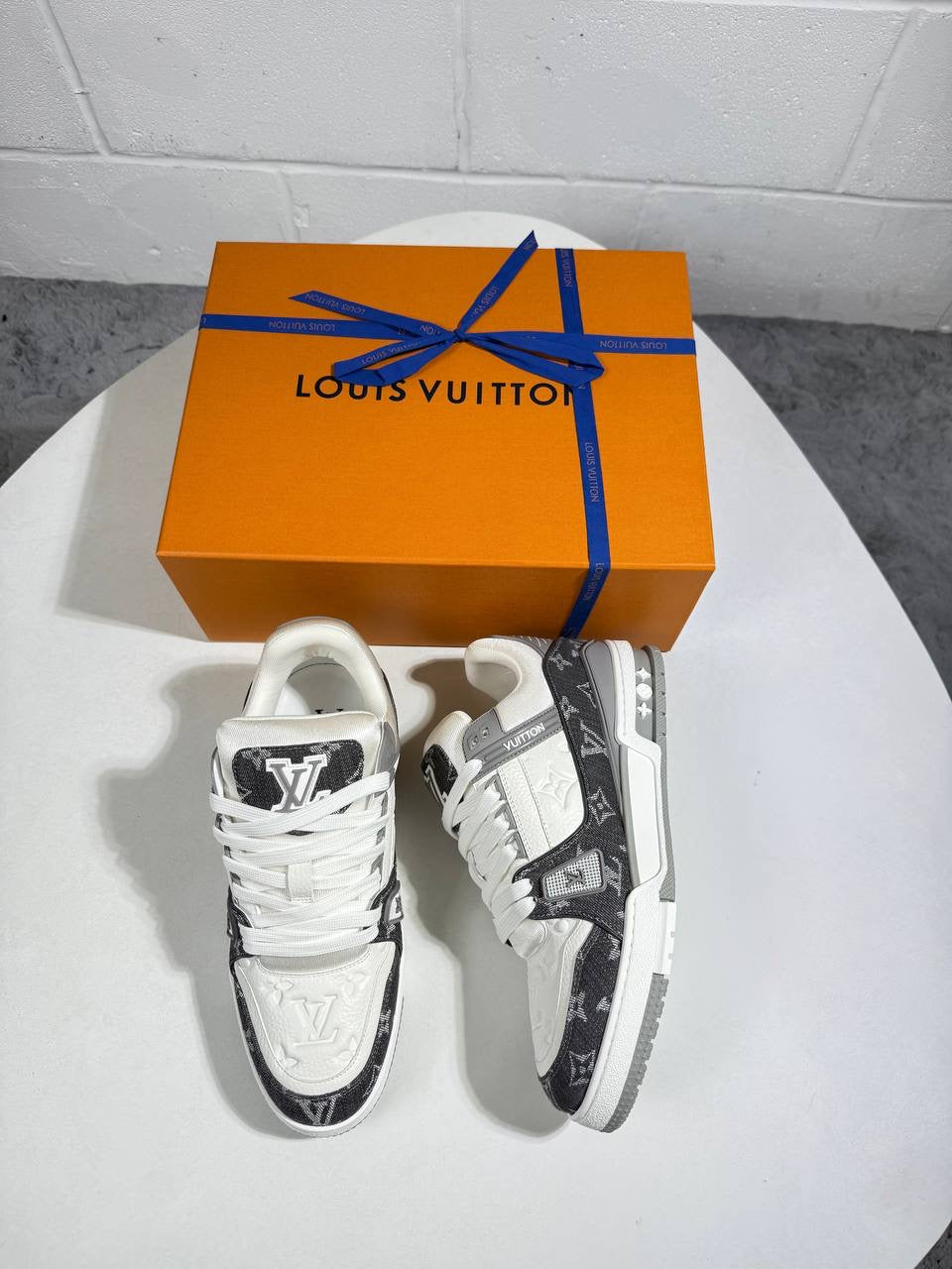 LVE GREY TRAINER