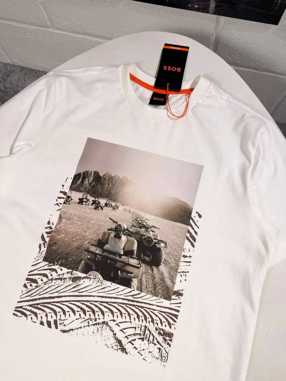BOS TSHIRT WHITE Stock supplier