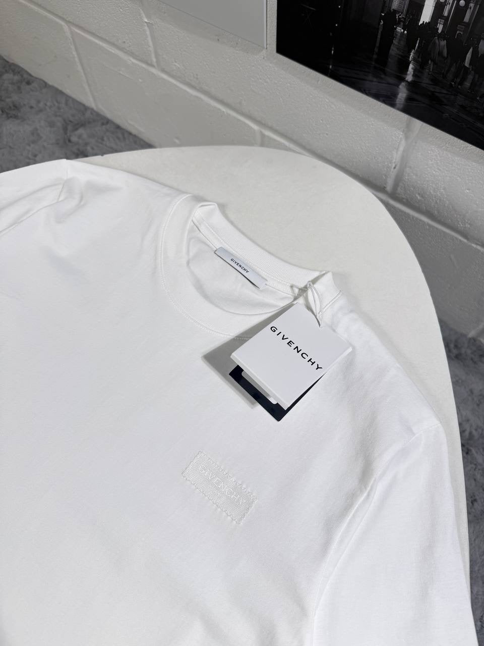 GVNCHY PATCH LOGO TSHIRT