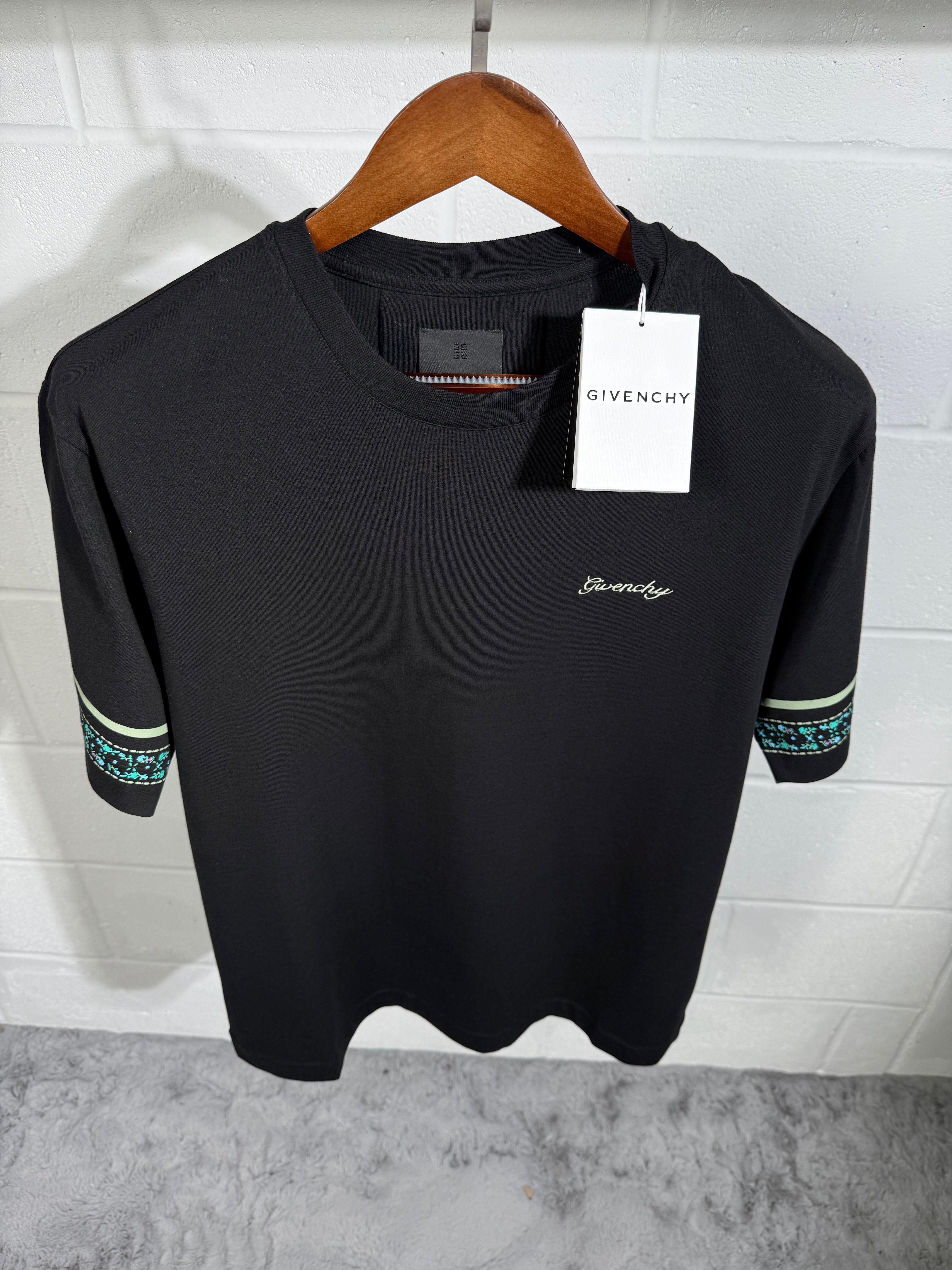 GVNCHY TEE BLACK