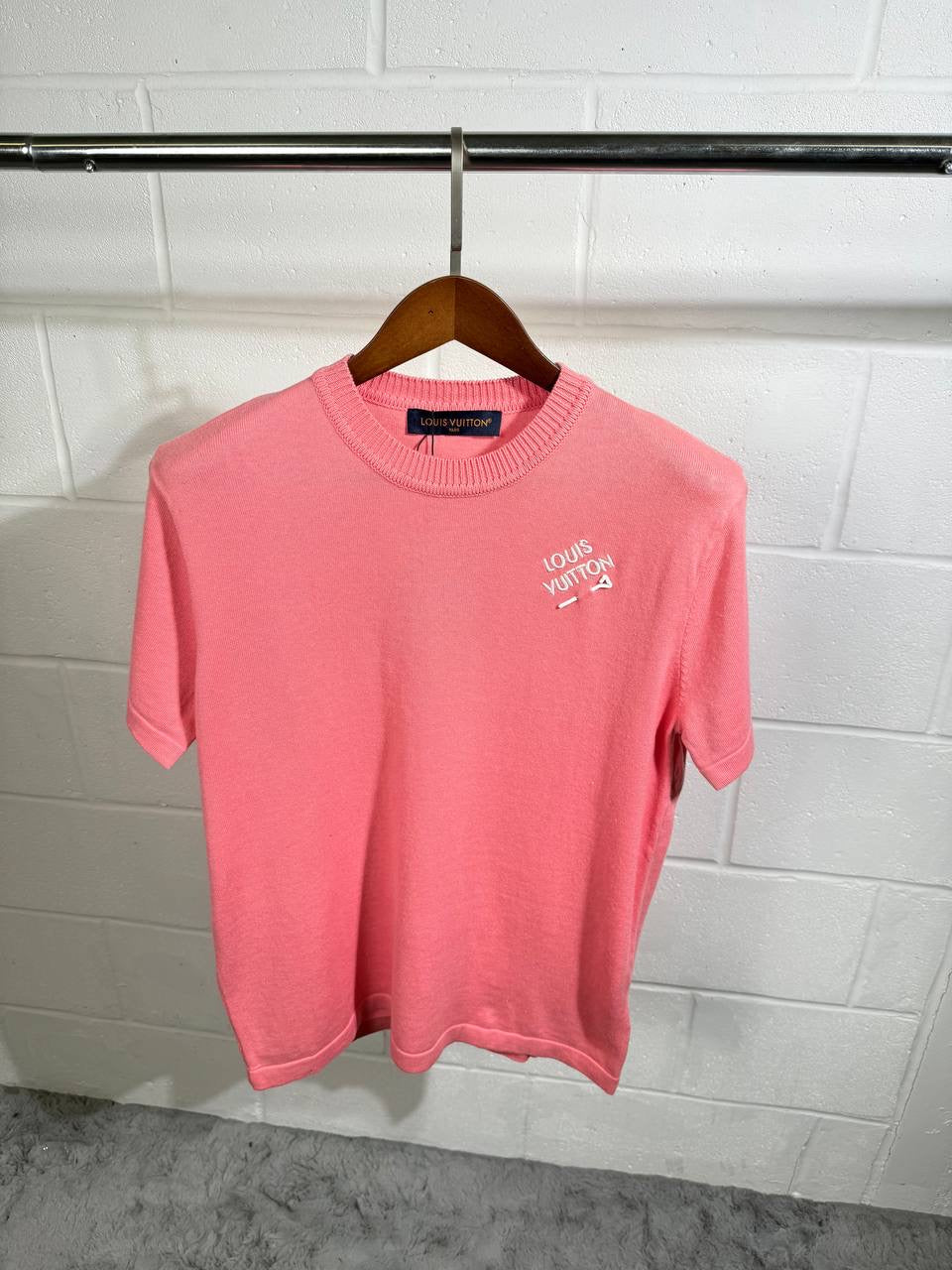 LVE Pin Tshirt Pink
