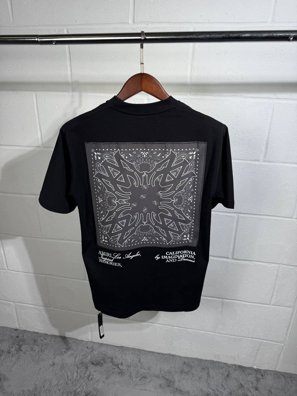 MIRI BLACK TEE