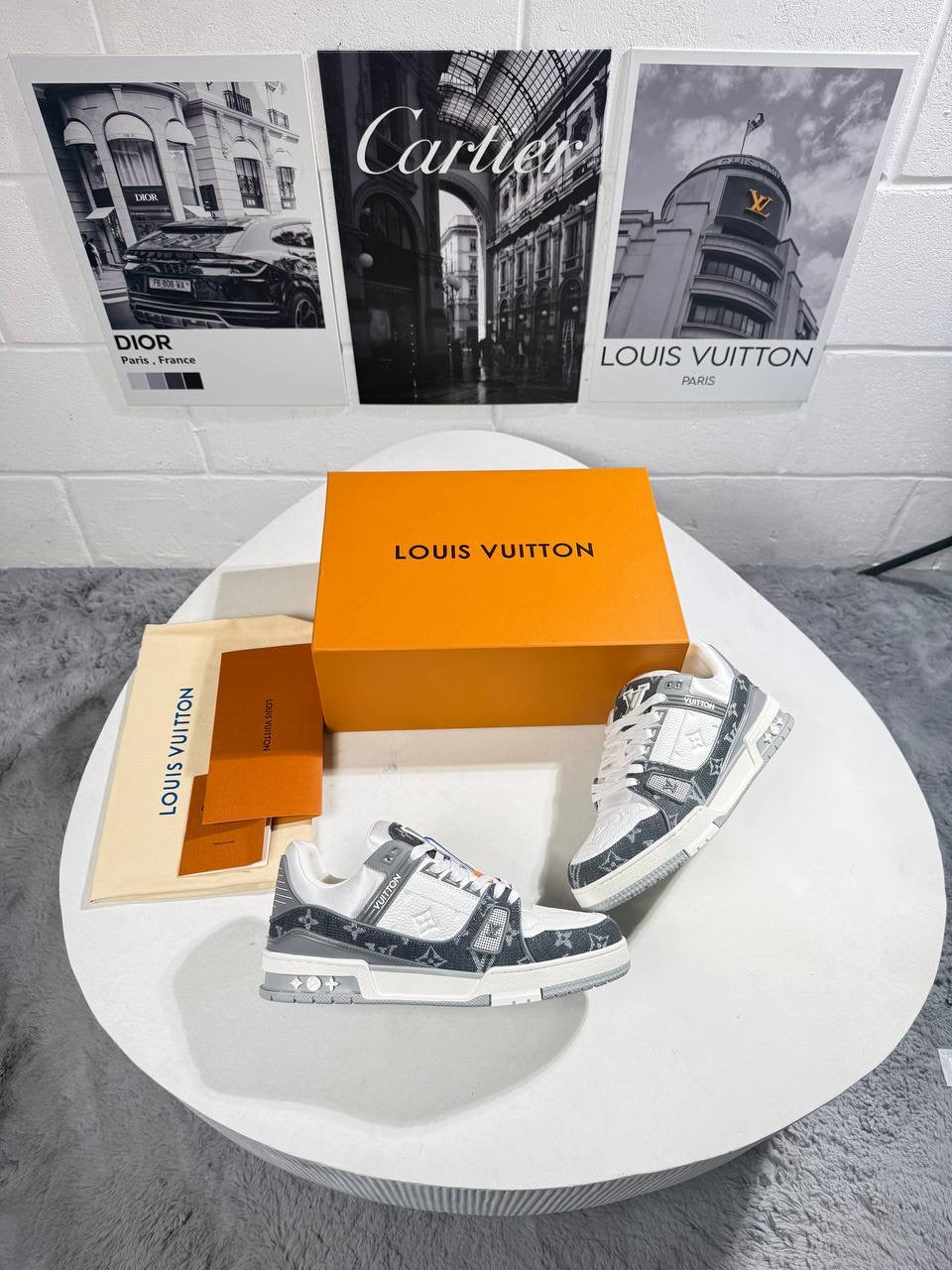 LVE TRAINERS GREY & WHITE