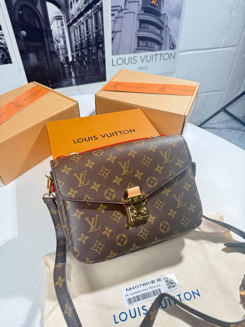 LVE MONOGRAM HANDBAG