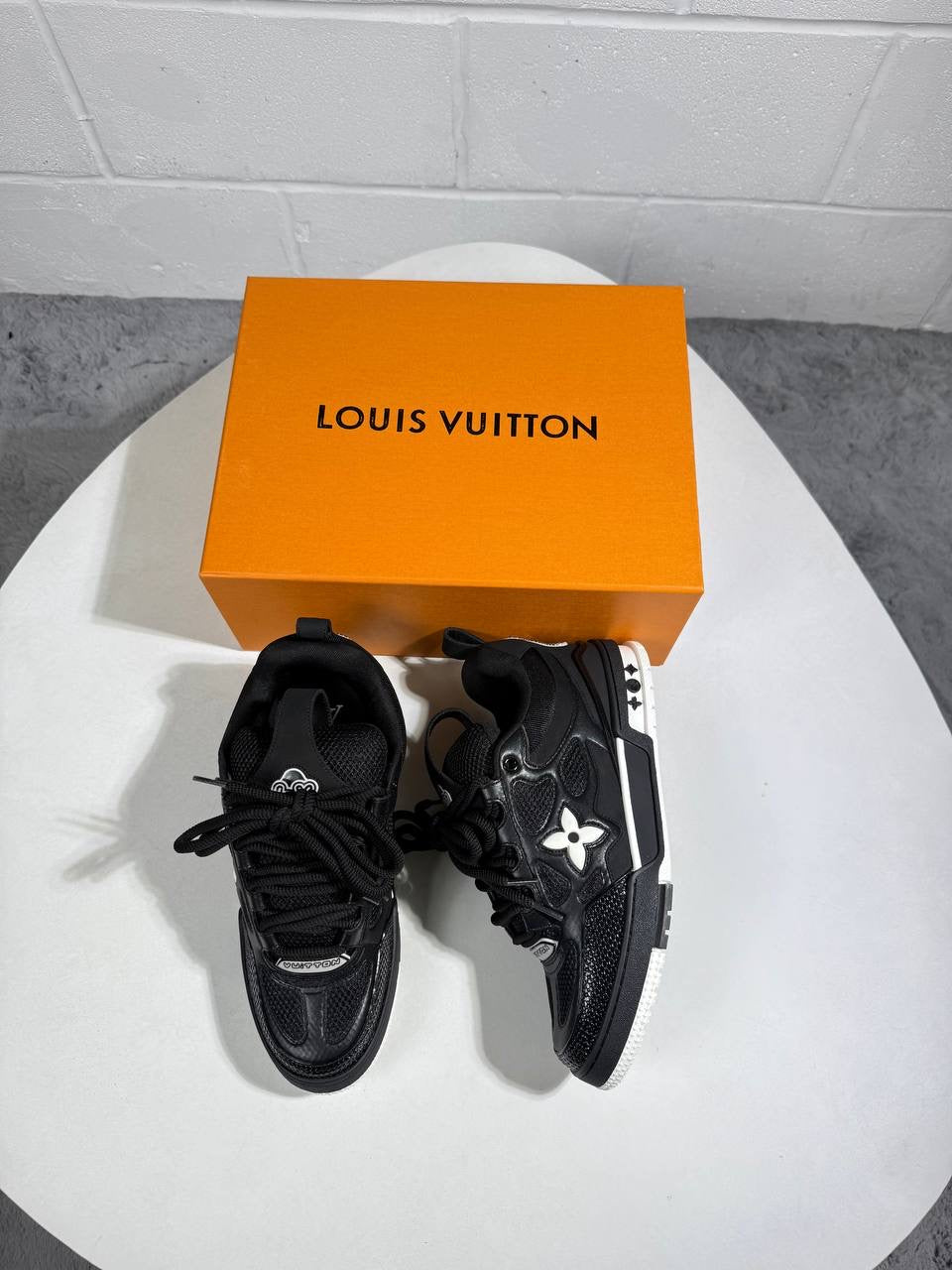 LVE BLACK SKATE
