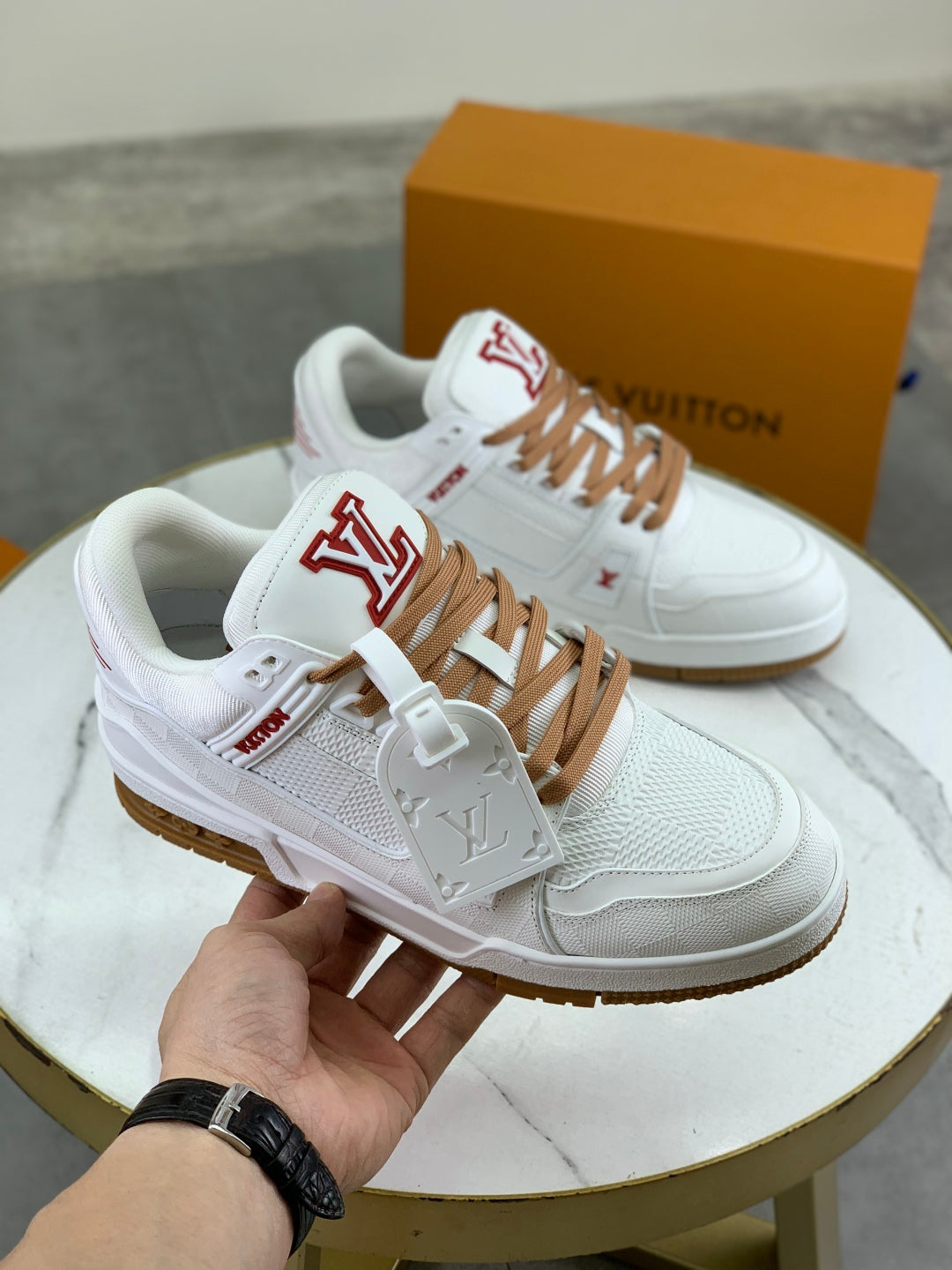 LVE TRAINERS (pre-order)