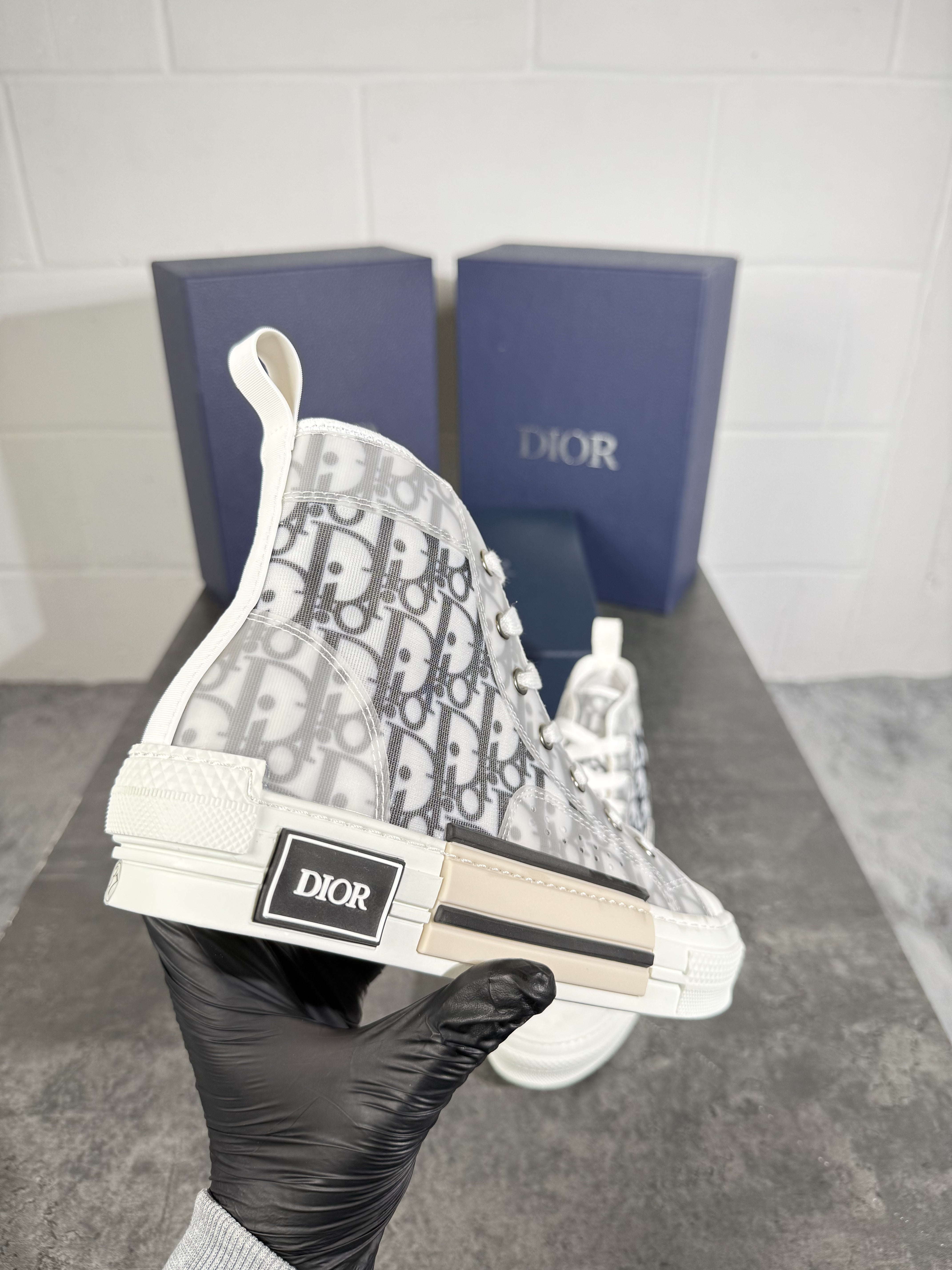 HIGH TOPS